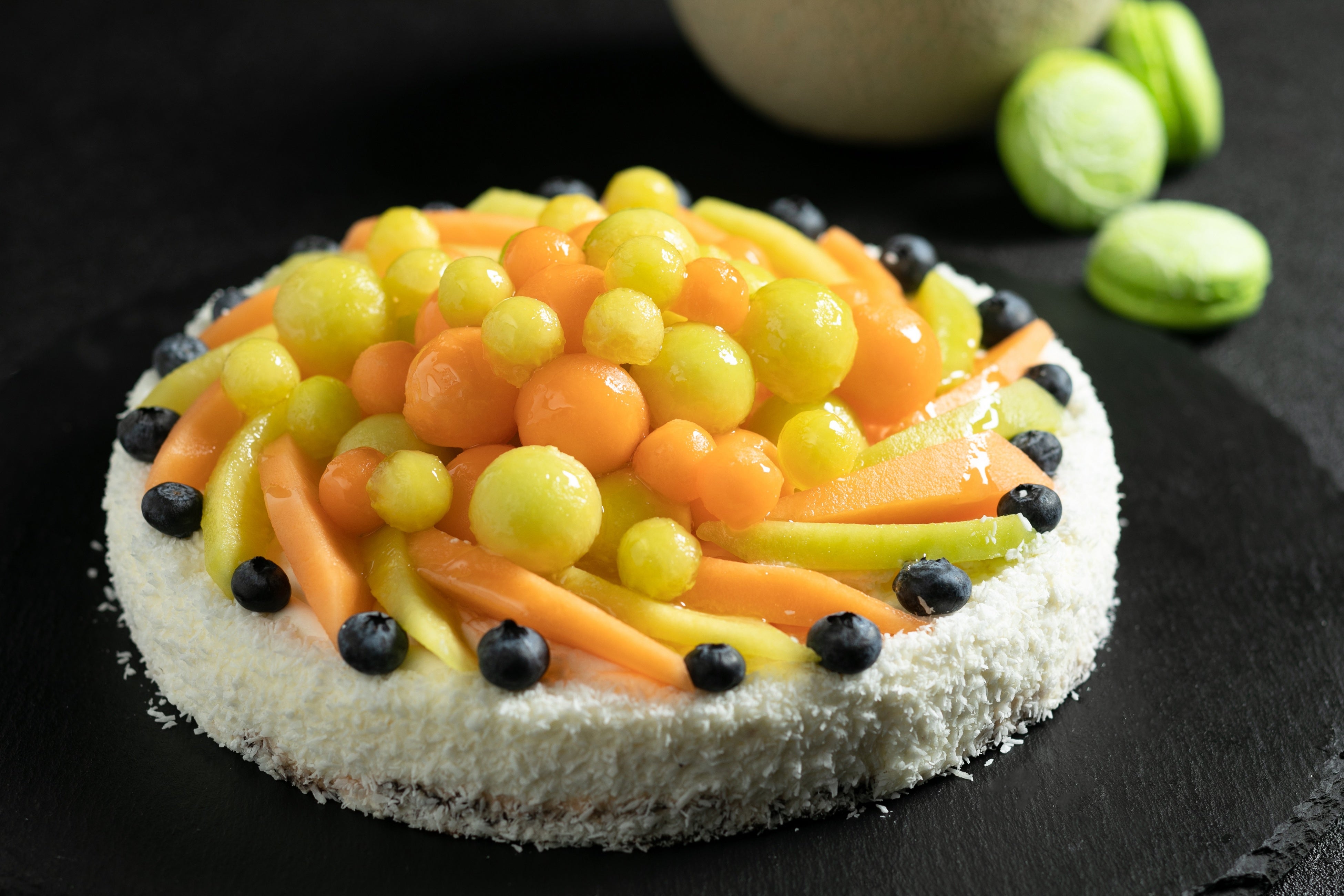 メロンとホワイトヨコレートのケーキ