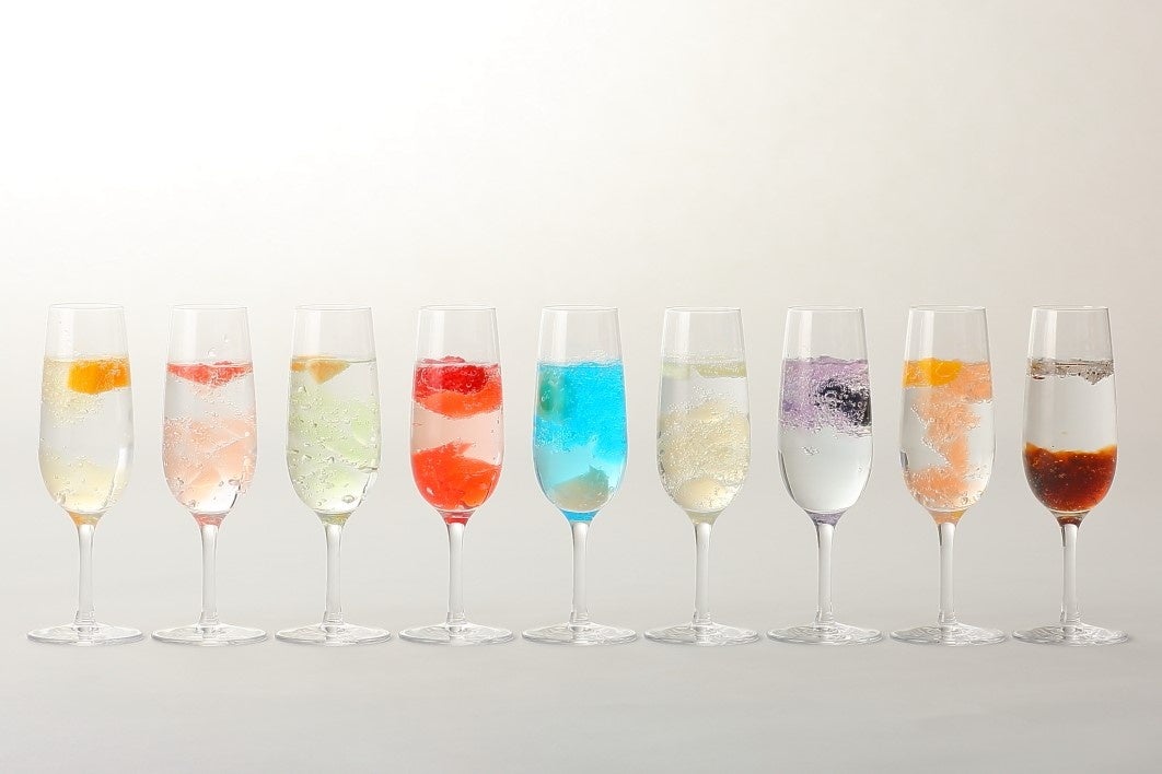 9色から1色または2色のMIXを選べるモクテル（写真は全て1色）