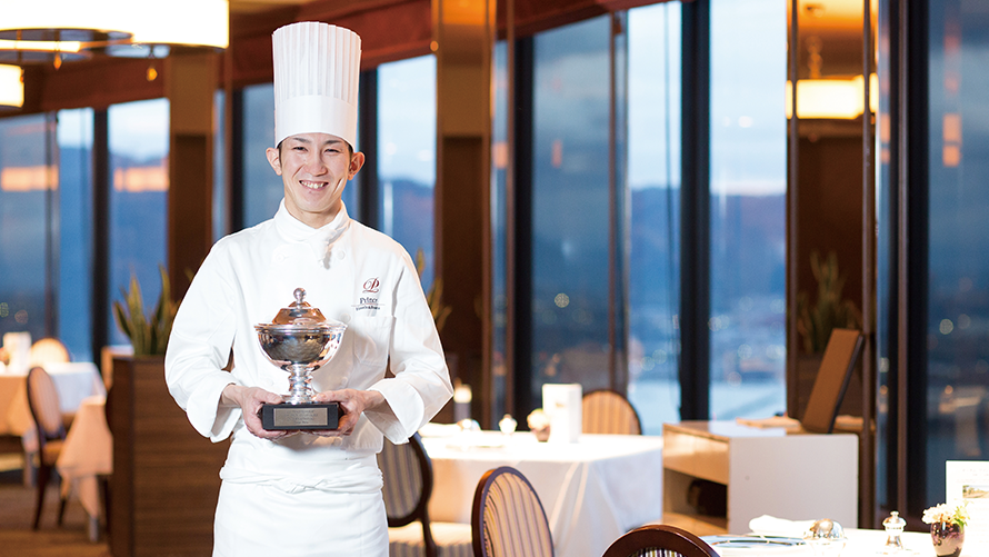 世界第二位の受賞歴を持つシェフ坂田監修のフレンチフルコースを堪能