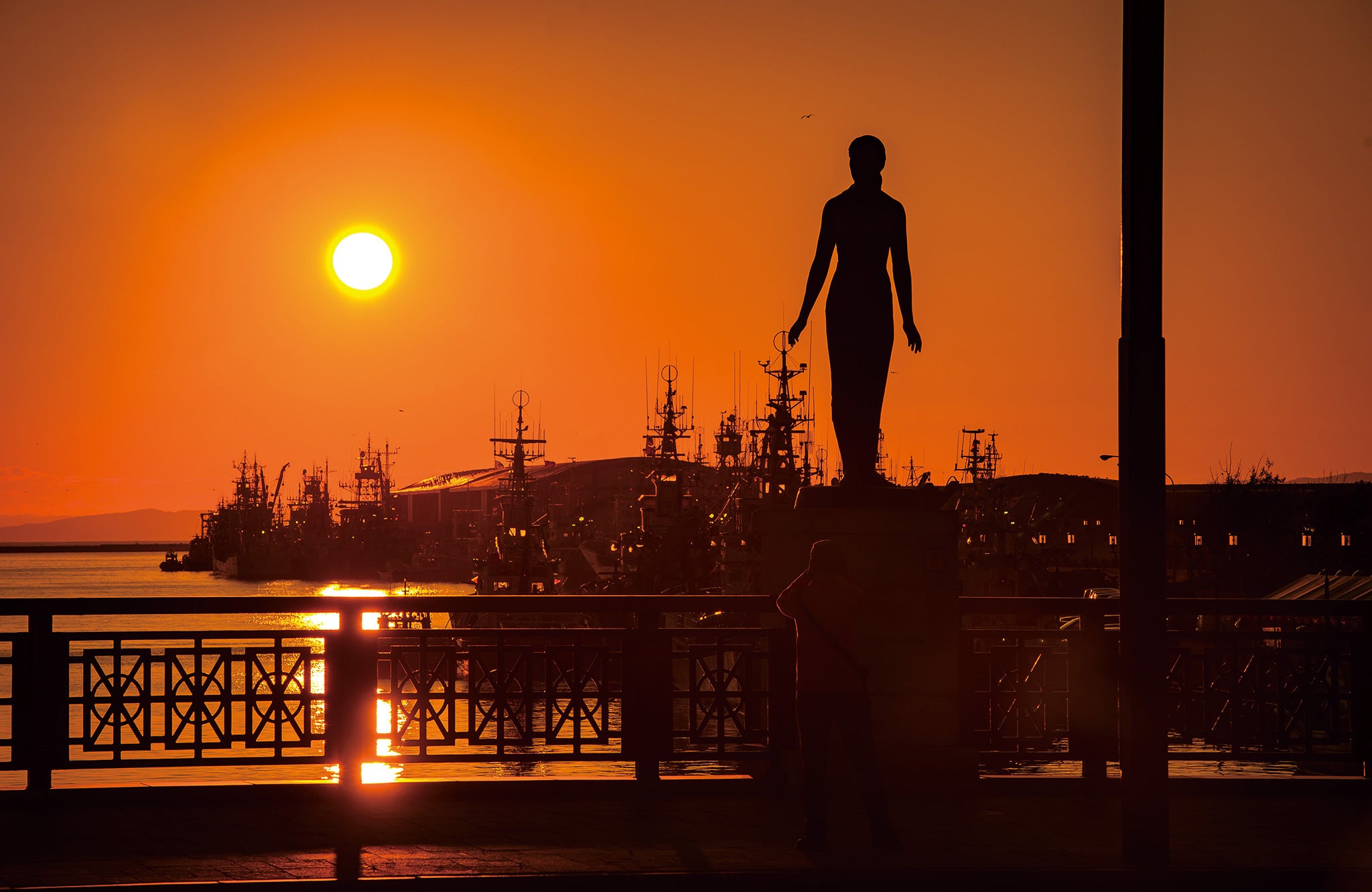 北海道三大名橋「幣舞橋（ぬさまいばし）」と夕日