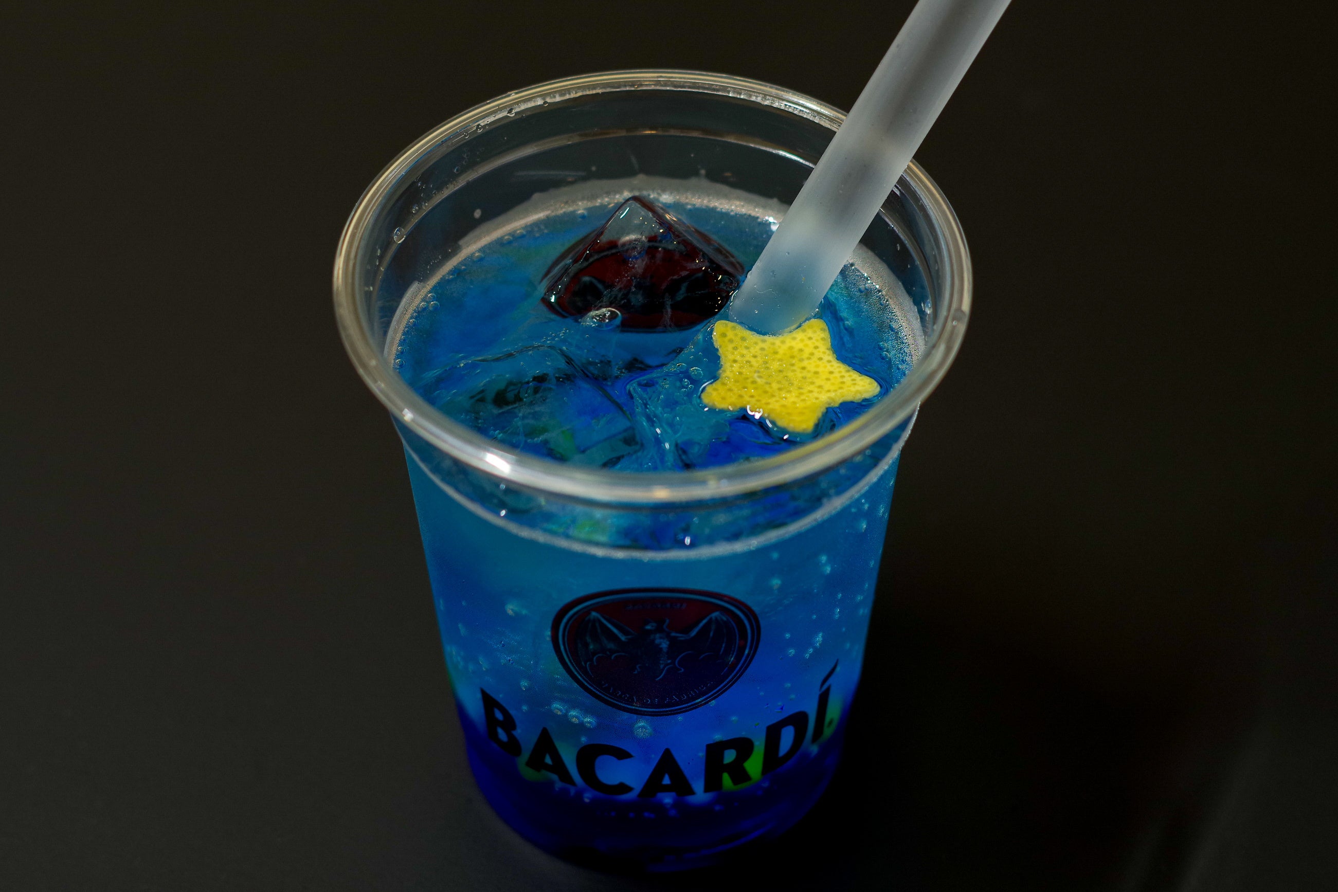 星空をイメージしたカクテル（サンプル）