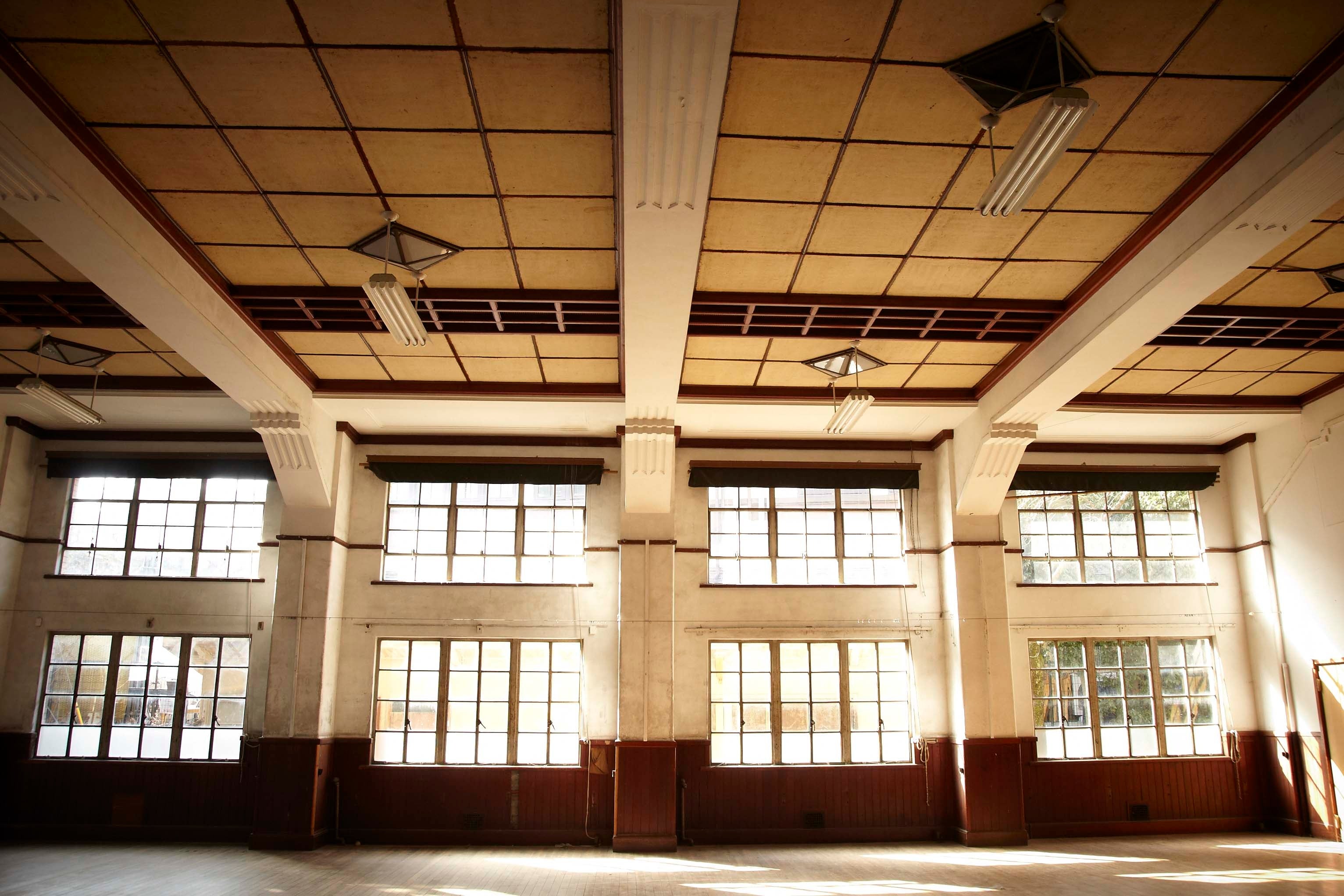 小学校当時の講堂はレストランへ