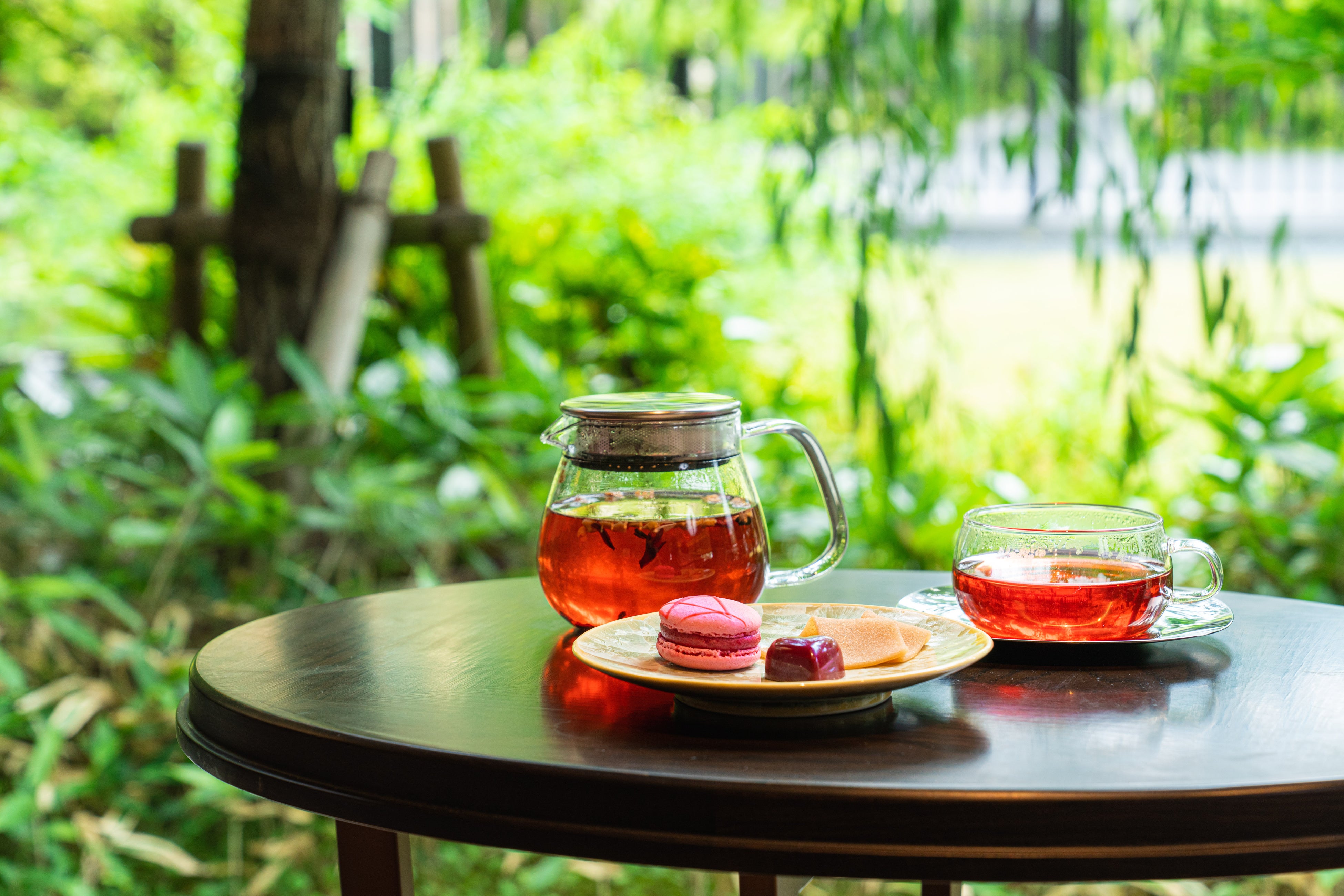 四季の景色をご覧いただきながらティータイム