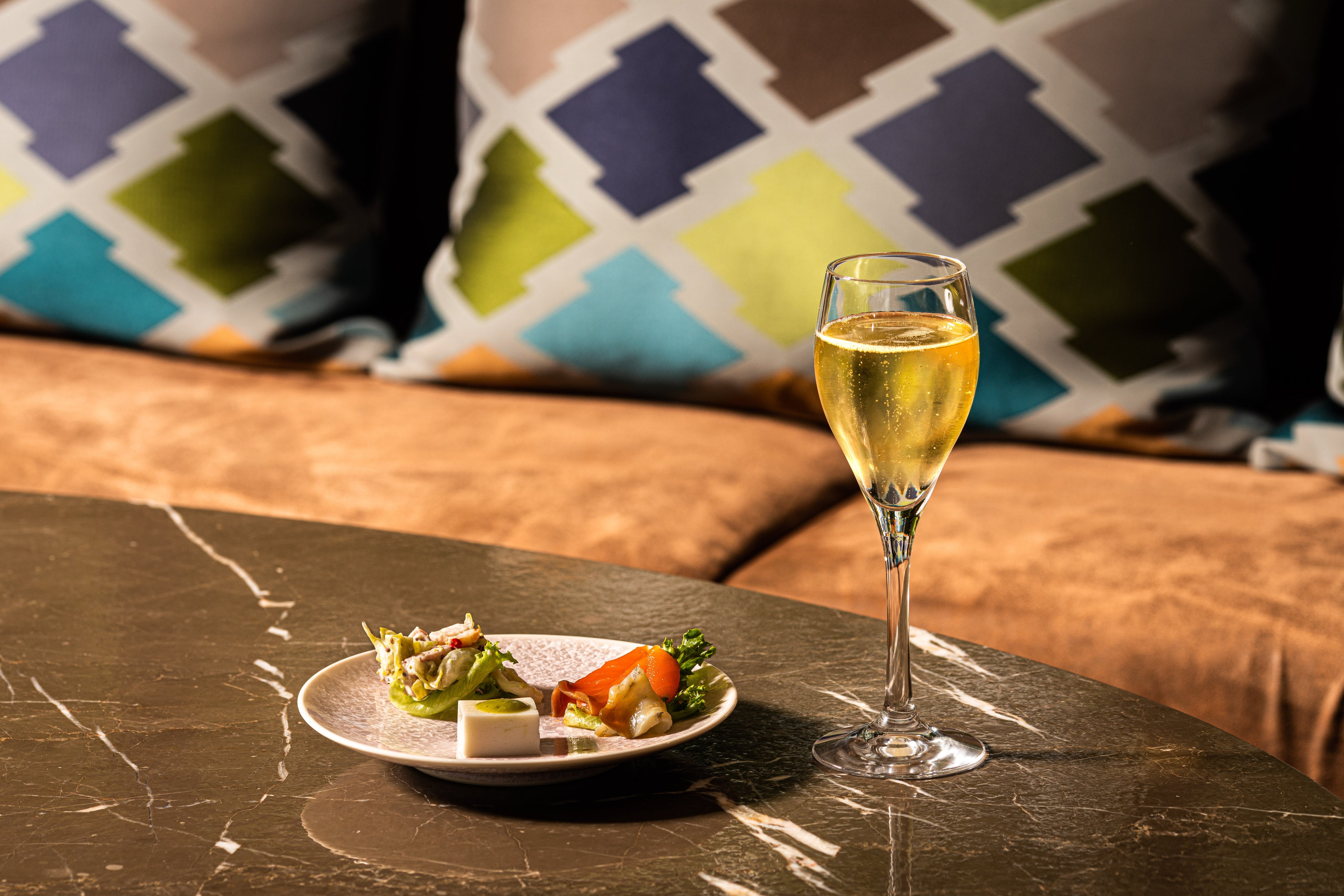 カクテルタイムには各種アルコールをお楽しみいただけます