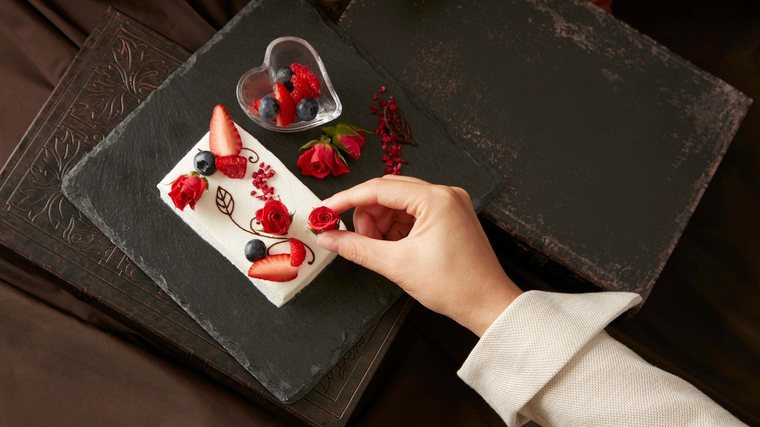 デコレートケーキ飾り付けイメージ