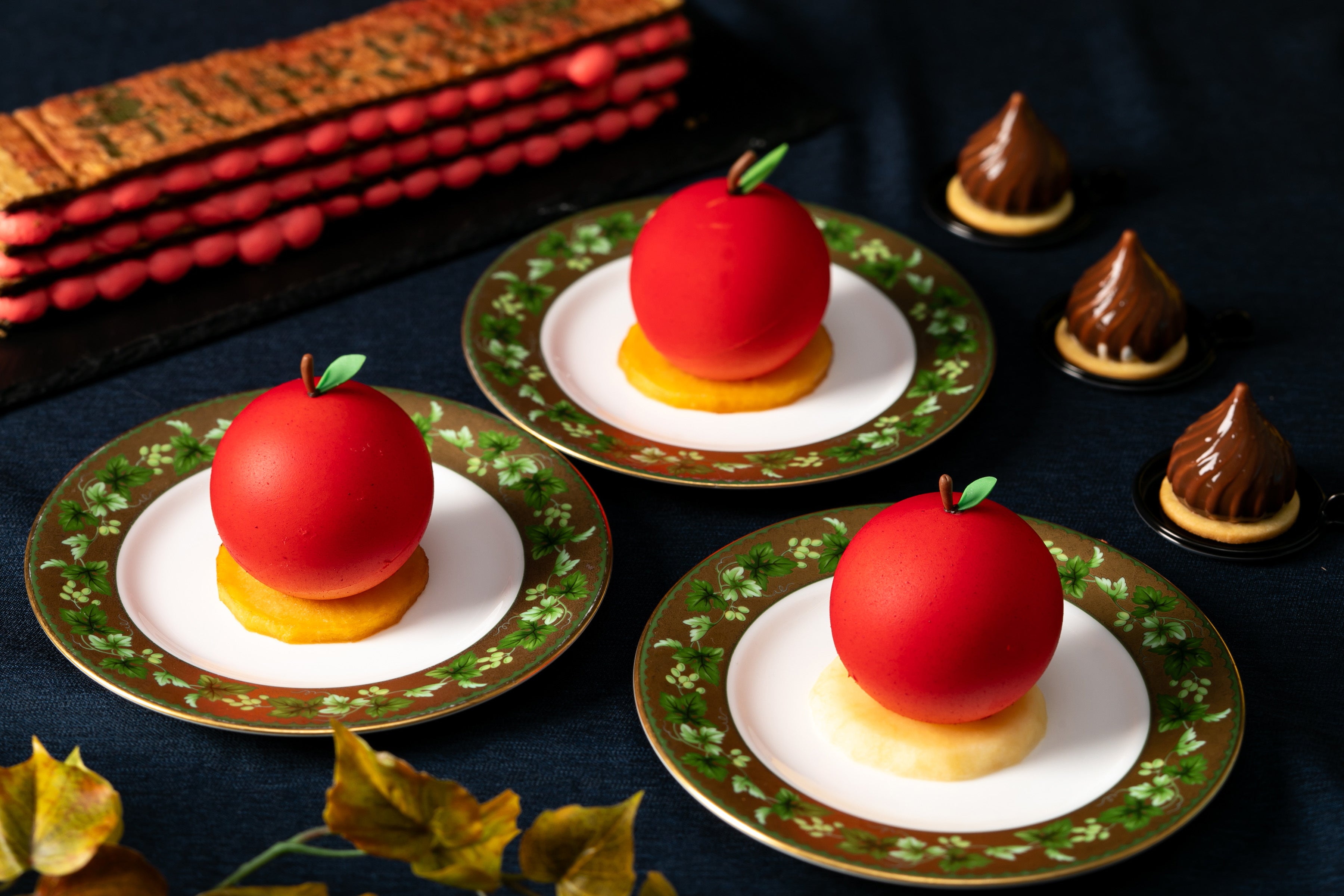 〈10月限定〉魔女のりんごとバニラアイス チェリーソース イメージ