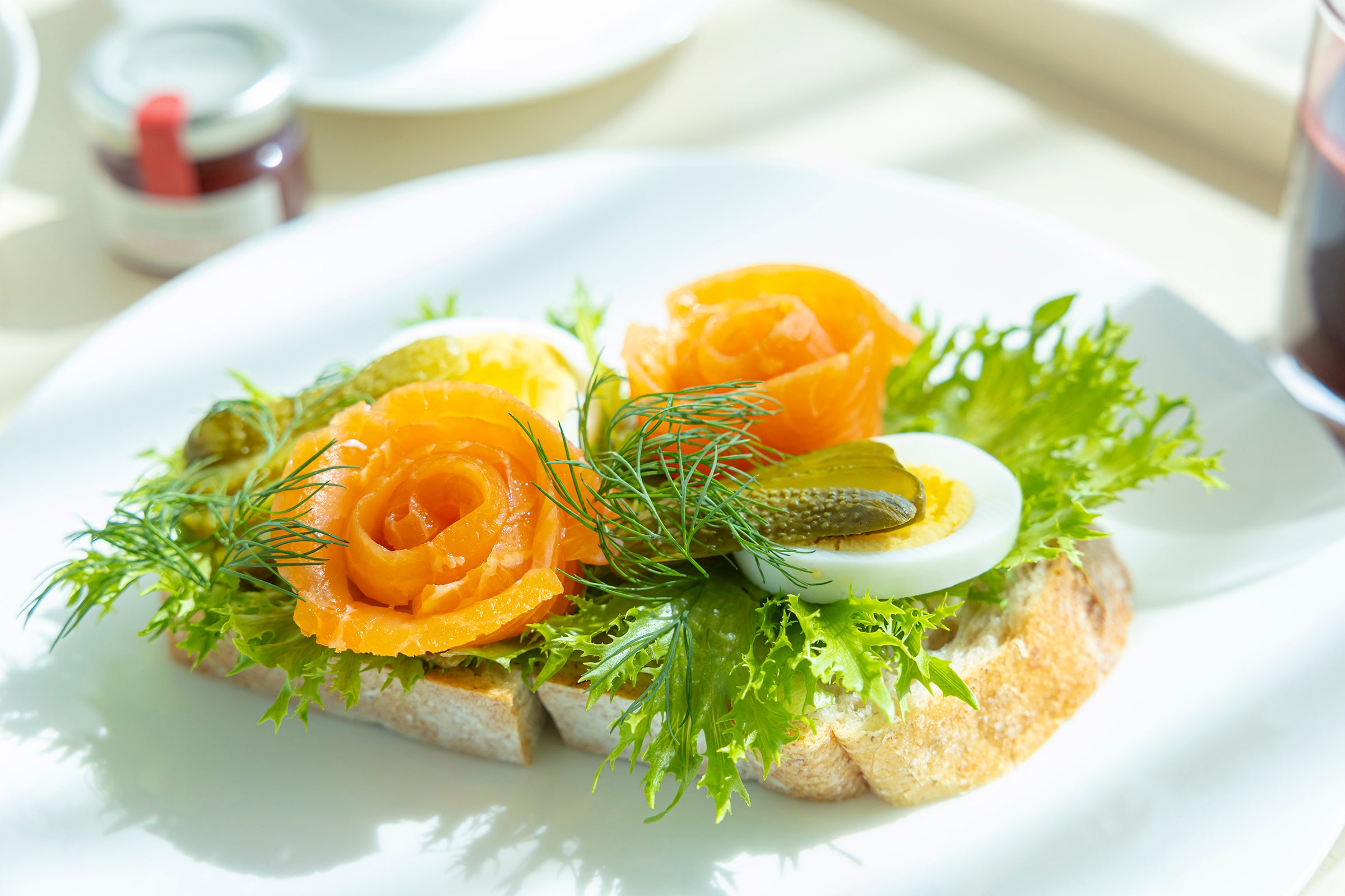 サーモンのオープンサンドウィッチ（ロヒレイパ） イメージ