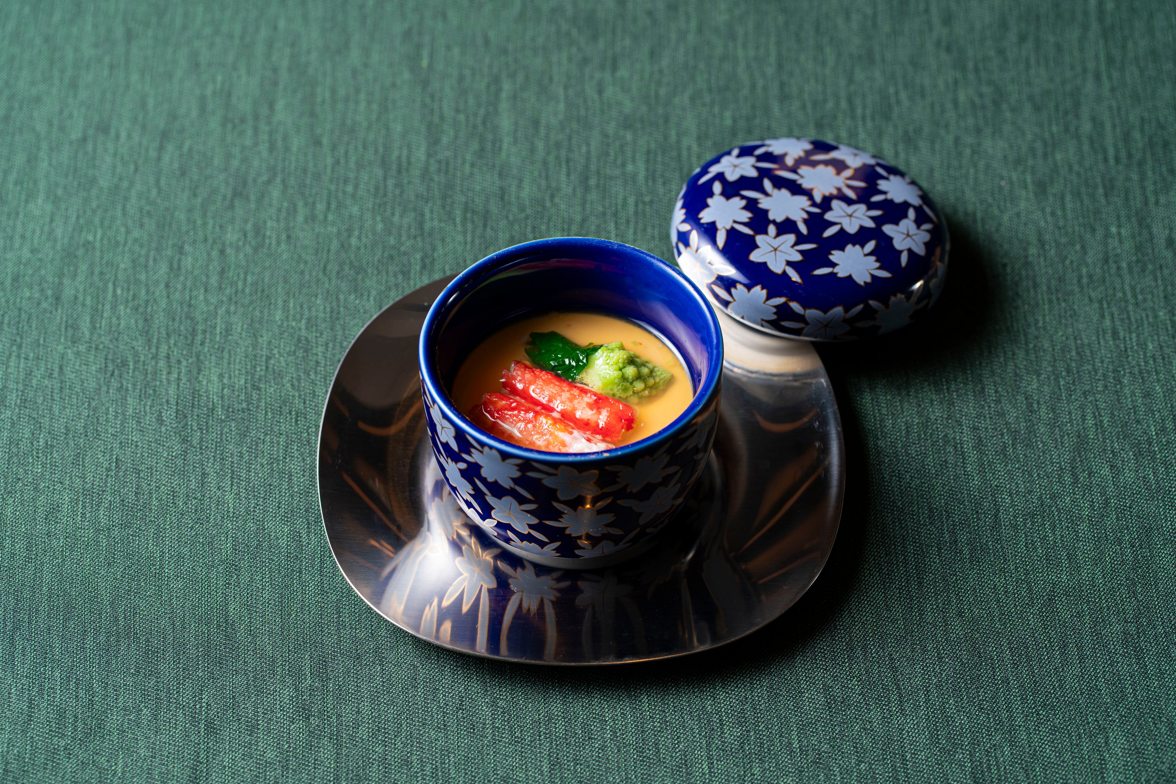 炙り雲子、蟹、菜の花の羽二重蒸し