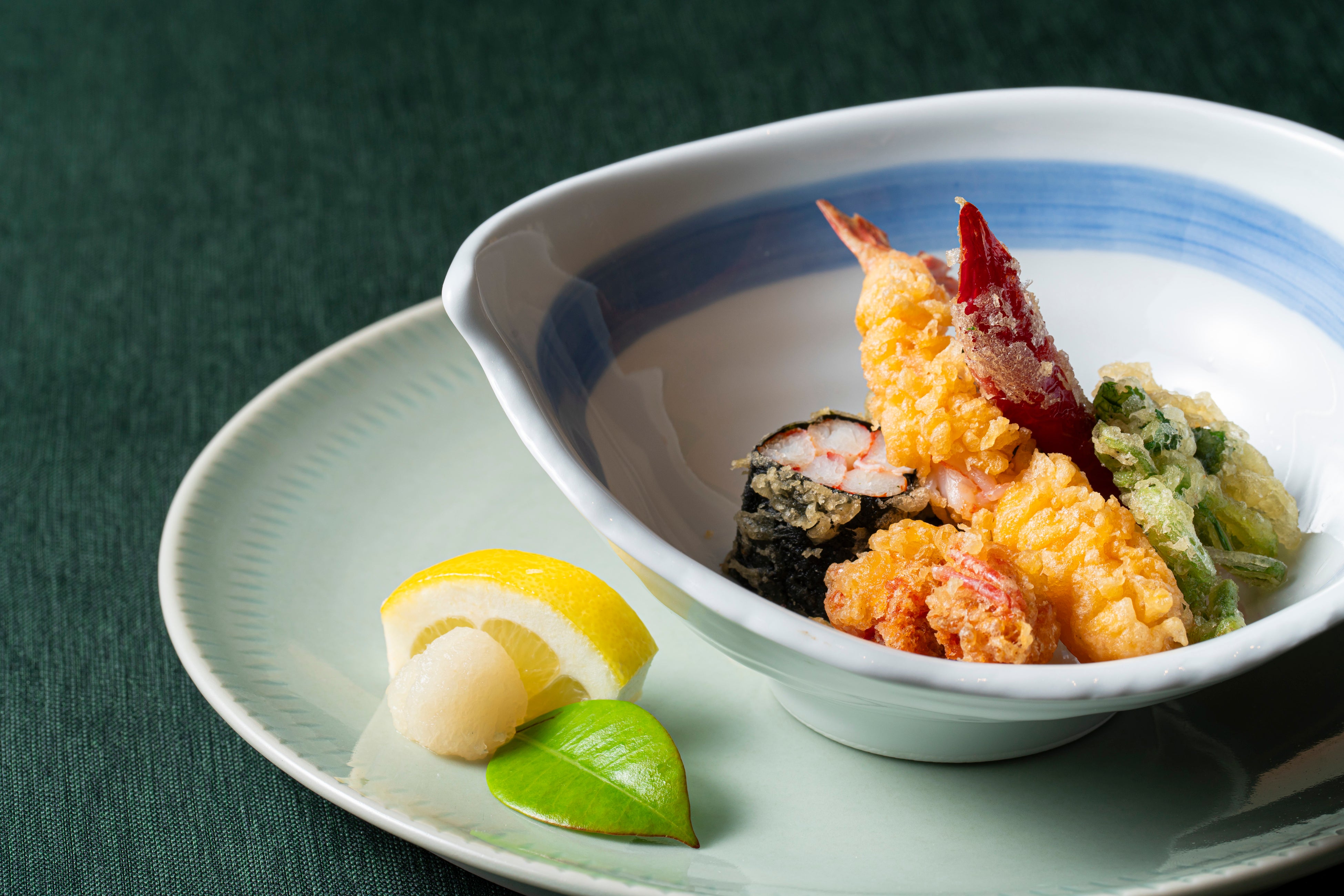 海老金麩羅　蟹磯辺揚げ　赤万願寺唐辛子　芹薄衣揚げ