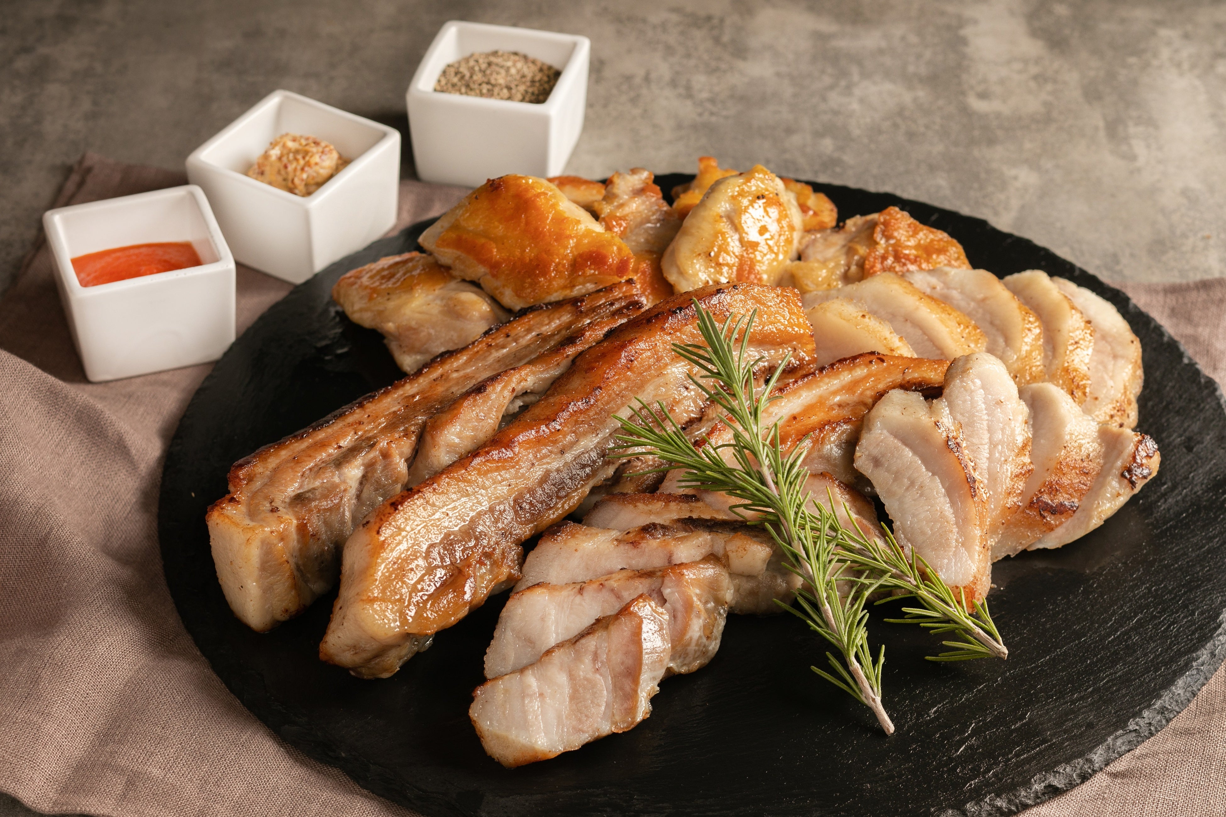 豚肉とチキンのコンフィ イメージ