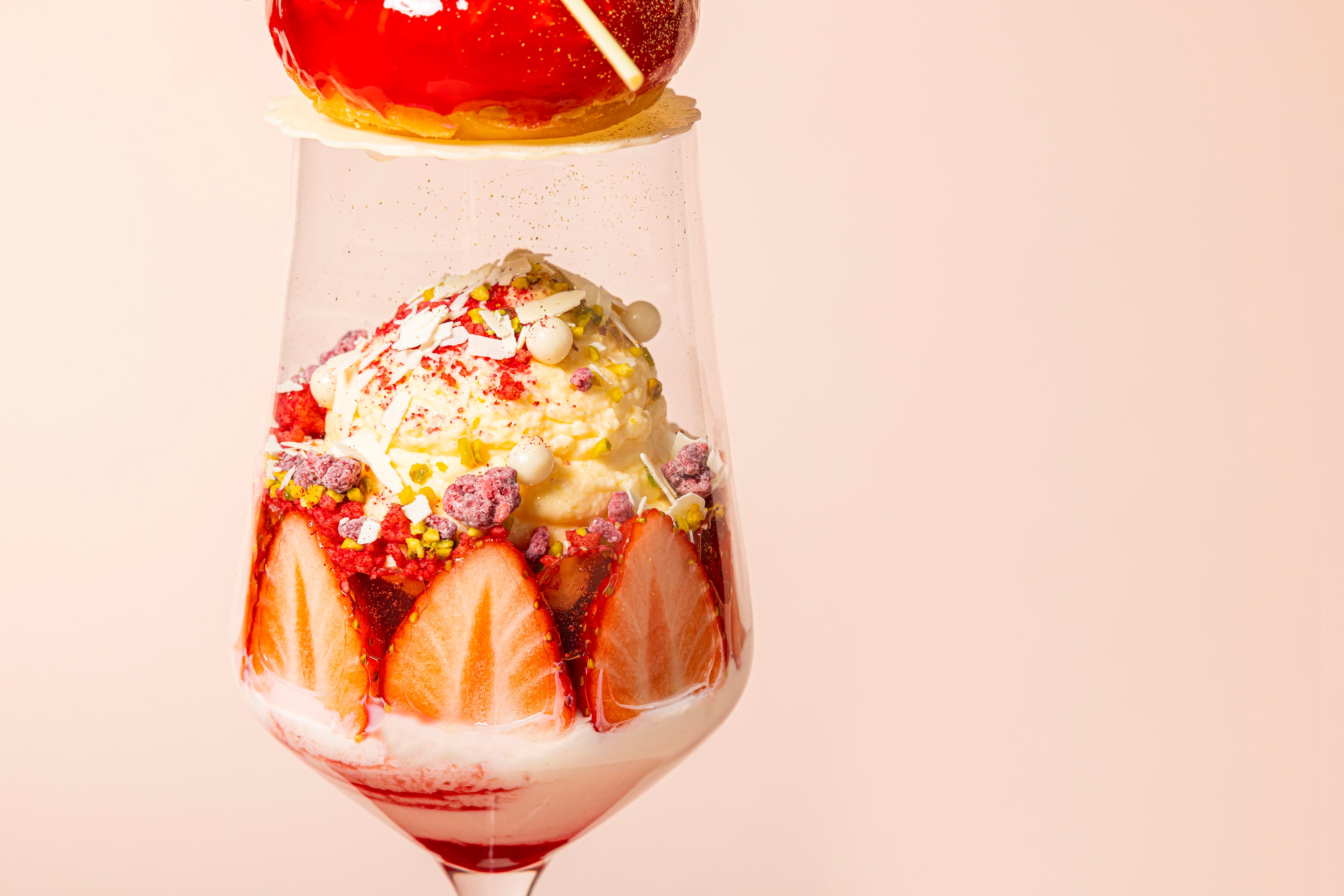 ザ・プリンスギャラリー 東京紀尾井町でバレンタイン&ホワイトデーにおすすめのストロベリーパフェ「Strawberry Lovers Parfait」販売中 ザ・プリンスギャラリー 東京紀尾井町でバレンタイン&ホワイトデーにおすすめのストロベリーパフェ「Strawberry Lovers Parfait」販売中