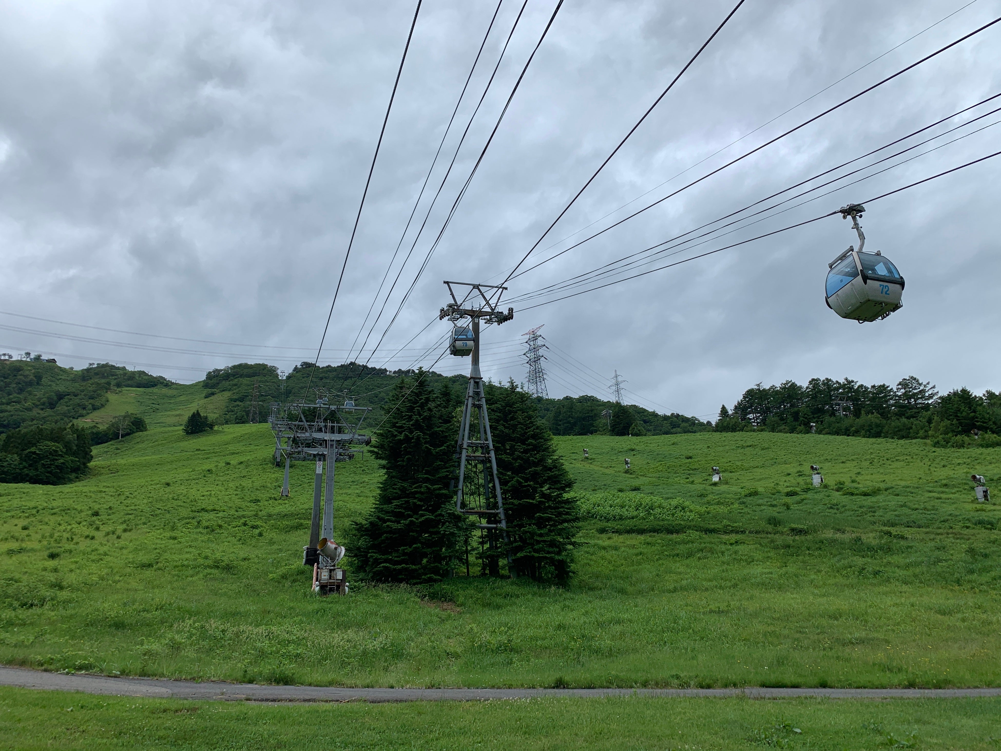 ホテル前ゴンドラに乗車して筍山山頂付近へ
