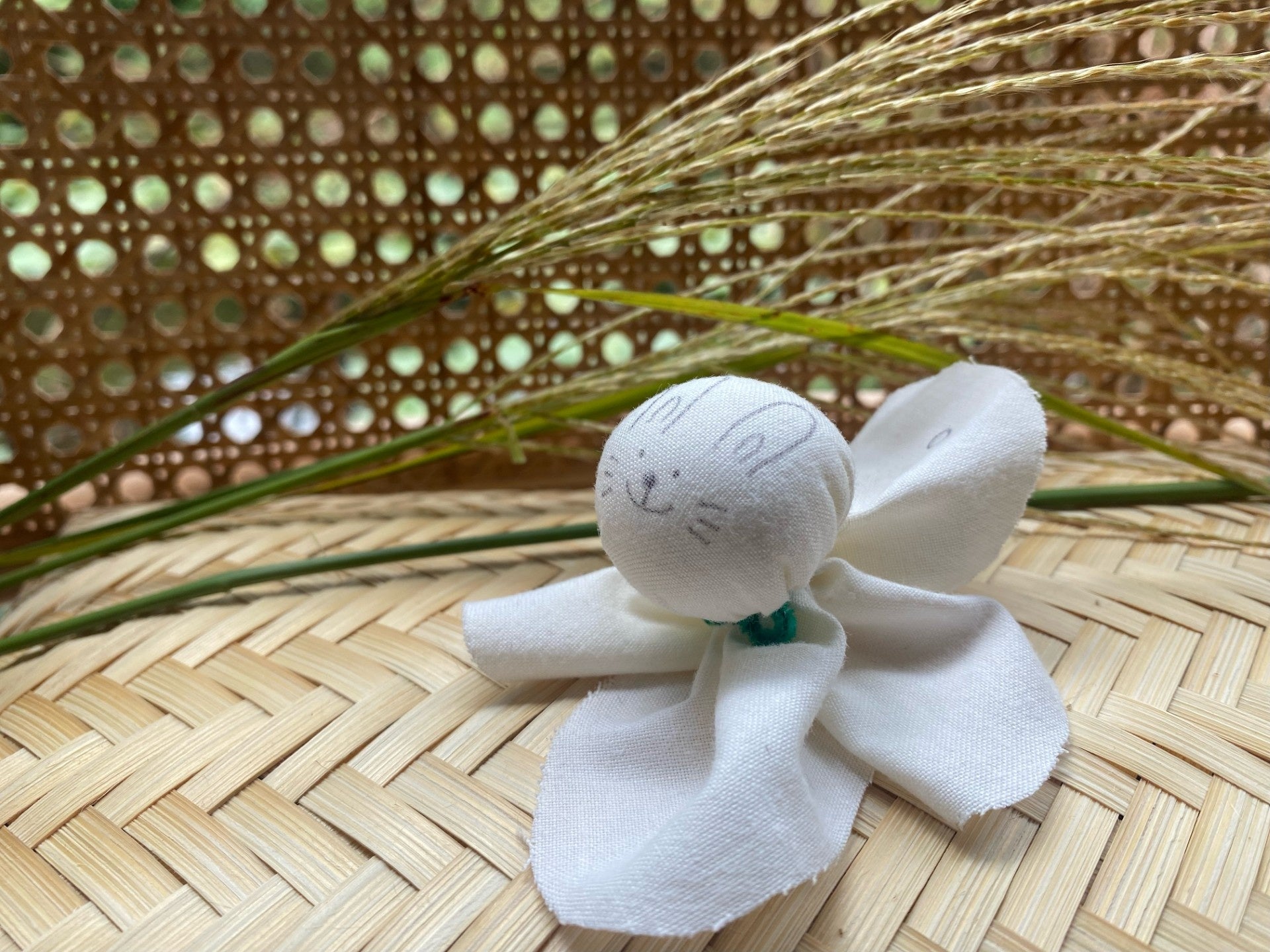 秋仕様の「てるてるうさぎ」