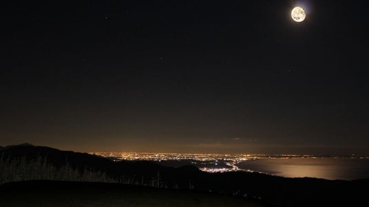 【箱根湯の花プリンスホテル】「秋バテ」をケアする月夜の瞑想×月光浴温泉×快眠の提案 標高935mで整える「秋バテ退散!月夜の瞑想」を初開催 【箱根湯の花プリンスホテル】「秋バテ」をケアする月夜の瞑想×月光浴温泉×快眠の提案 標高935mで整える「秋バテ退散!月夜の瞑想」を初開催