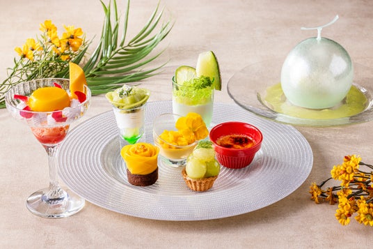 【新横浜プリンスホテル】初夏の楽しみを一皿に!割って楽しむ仕掛けスイーツも『メロン&マンゴー スイーツプレート』を販売 【新横浜プリンスホテル】初夏の楽しみを一皿に!割って楽しむ仕掛けスイーツも『メロン&マンゴー スイーツプレート』を販売