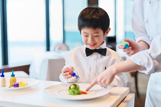 【びわ湖大津プリンスホテル】小さなお客さまの「初めてのフランス料理」や「初めてのアフタヌーンティー」デビューを応援!夏休みはホテルで叶える、お子さまの「初めて体験」を提案 【びわ湖大津プリンスホテル】小さなお客さまの「初めてのフランス料理」や「初めてのアフタヌーンティー」デビューを応援!夏休みはホテルで叶える、お子さまの「初めて体験」を提案