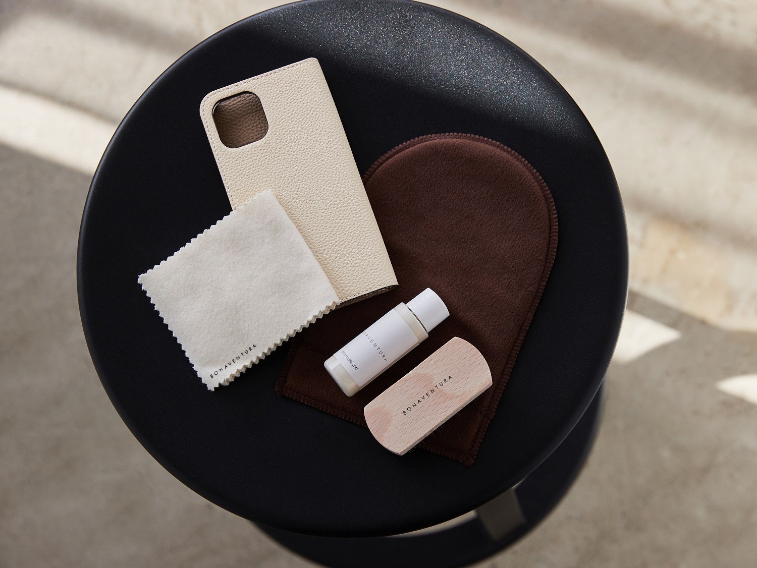 BONAVENTURA ハンドバッグバックケア(レザーケアセット　プレゼント) バッグ購入で贅沢なレザーケアキットをプレゼント。ミラノ発レザー