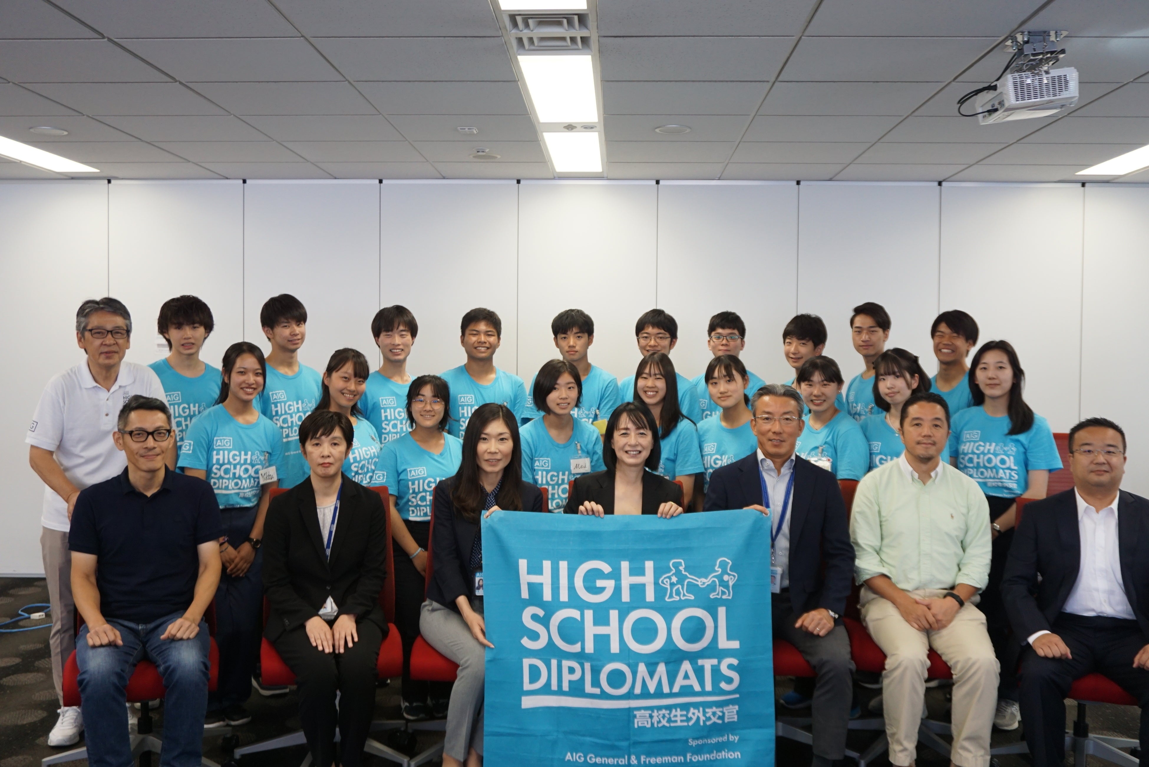 帰国報告会　参加者全員で