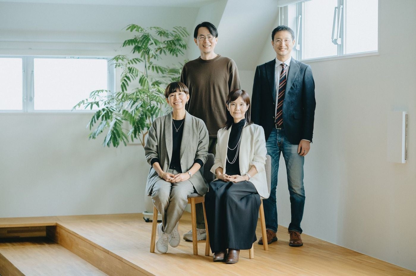 写真左上・代表取締役社長 青木耕平　右上・（新）取締役 山口揚平 左下・取締役 佐藤友子　右下・（新）社外取締役 寺田有美子