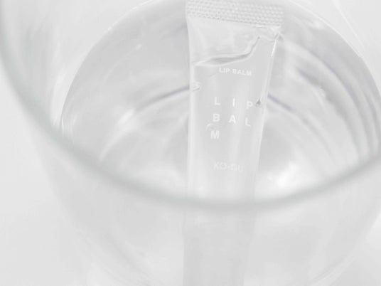 心地よい香りと潤いのバリアで、毎日のリップケアを。NOSE SHOPがプロデュースするフレグランスブランド「KO-GU(コーグ)」のリップバームがリニューアル。新たな香りを含む全5種が6/5(金)発売 心地よい香りと潤いのバリアで、毎日のリップケアを。NOSE SHOPがプロデュースするフレグランスブランド「KO-GU(コーグ)」のリップバームがリニューアル。新たな香りを含む全5種が6/5(金)発売