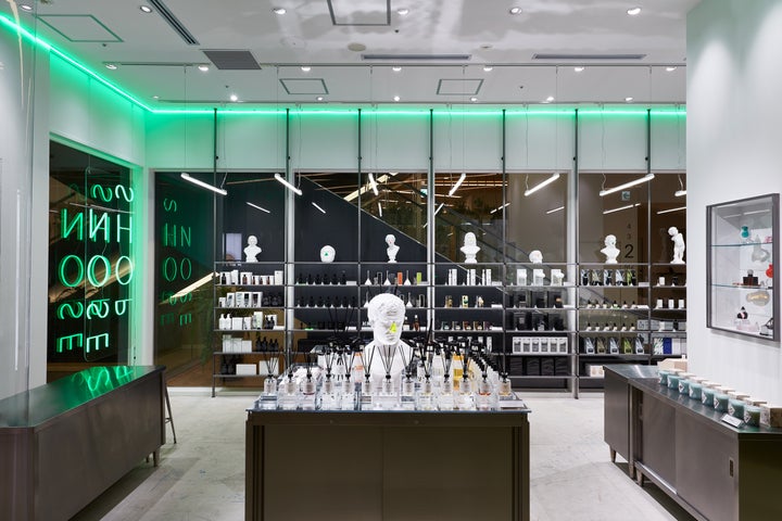 アート×ヒト×社会の関係性を検証し学ぶ芸術祭「Study:大阪関西国際芸術祭 vol.3」のプログラムにて、NOSE SHOPが厳選した“アートパフューマリー”を展開。 アート×ヒト×社会の関係性を検証し学ぶ芸術祭「Study:大阪関西国際芸術祭 vol.3」のプログラムにて、NOSE SHOPが厳選した“アートパフューマリー”を展開。