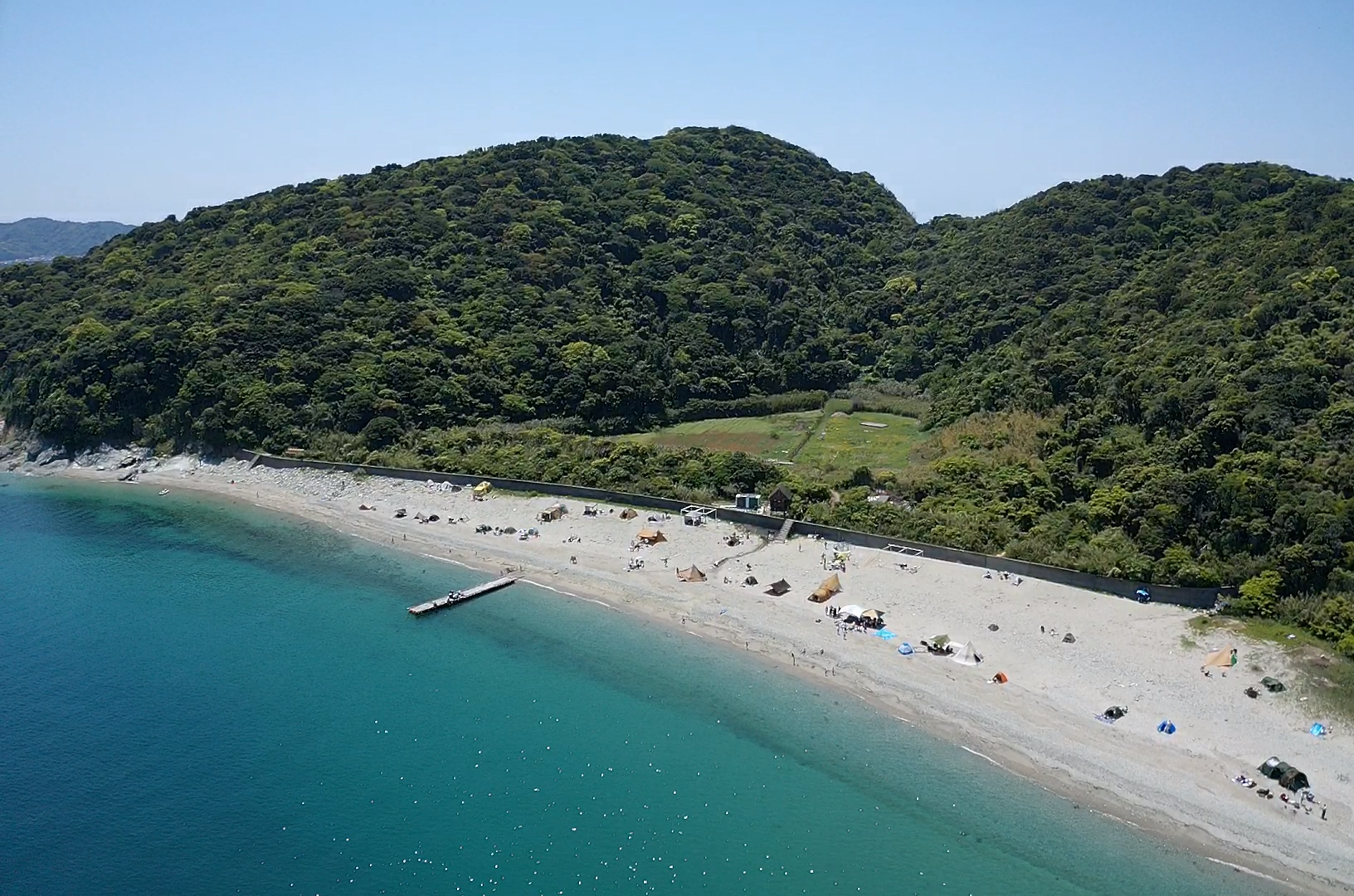 透明度抜群の無人島でアウトドア体験！