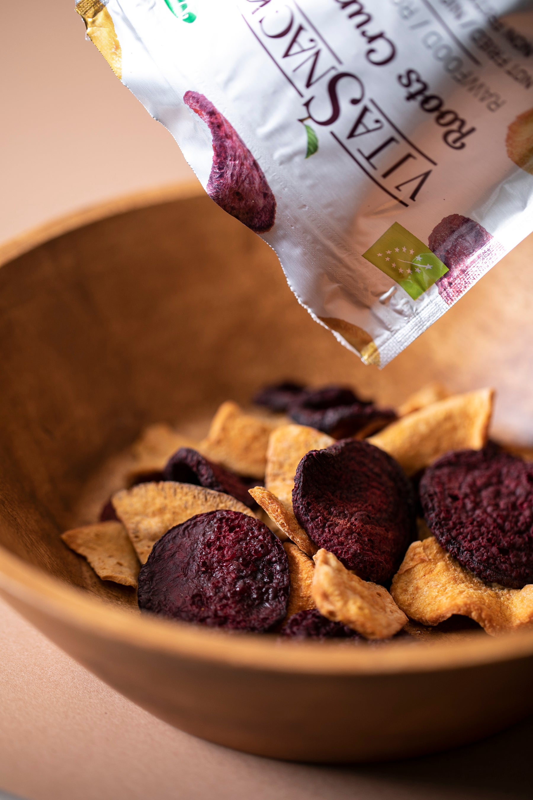 スペインの有機栽培の野菜や果物を低温乾燥した「VitaSnack」