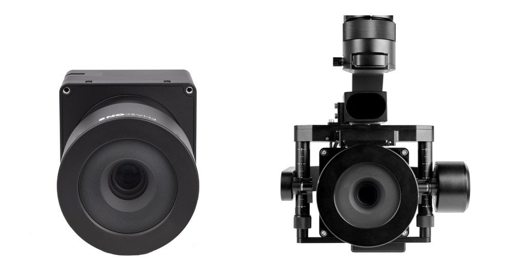 写真左：Phase One iXM-100 カメラ　　写真右：P3ジンバル