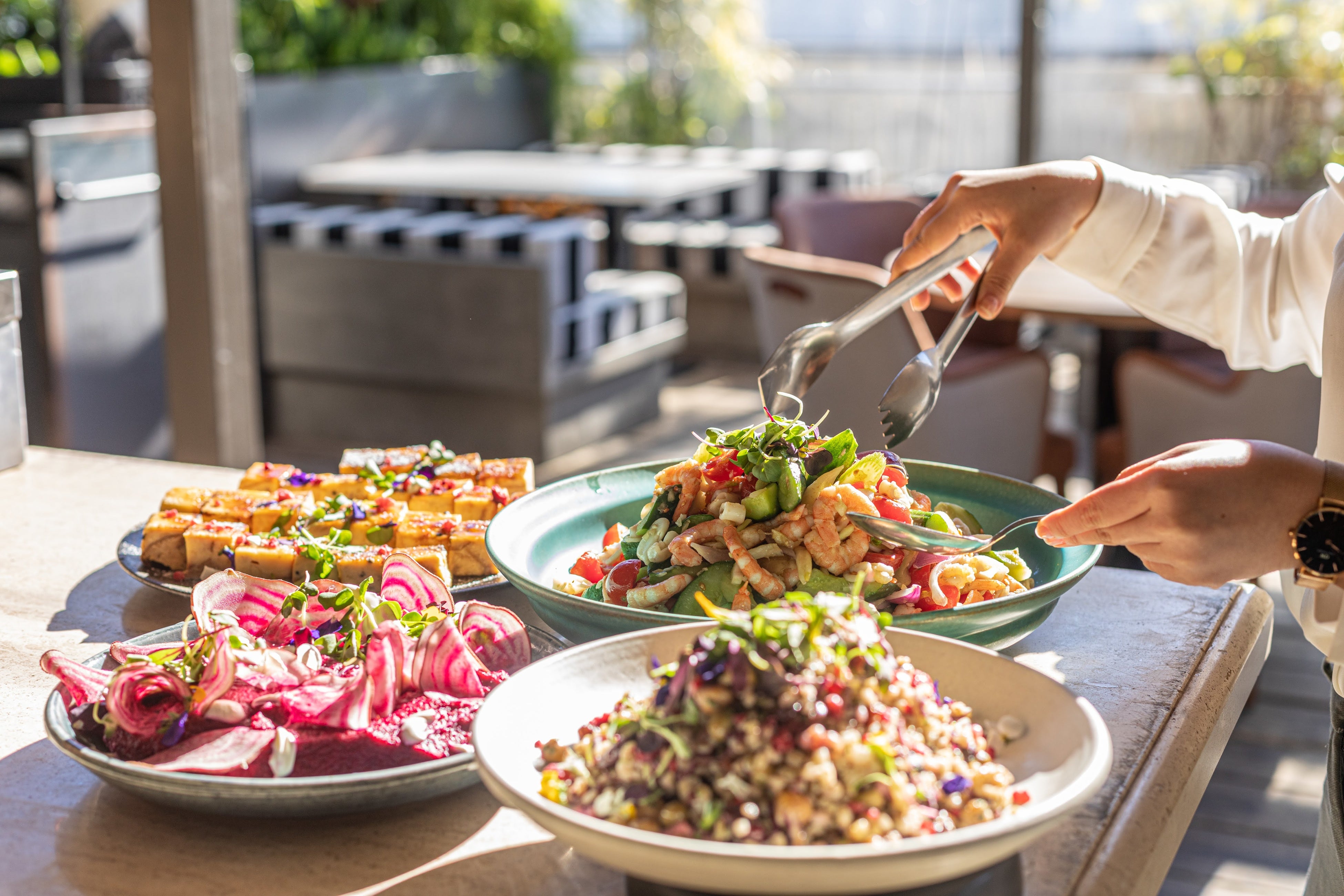 シェフ自慢のお料理とスイーツが楽しめる人気ビュッフェ