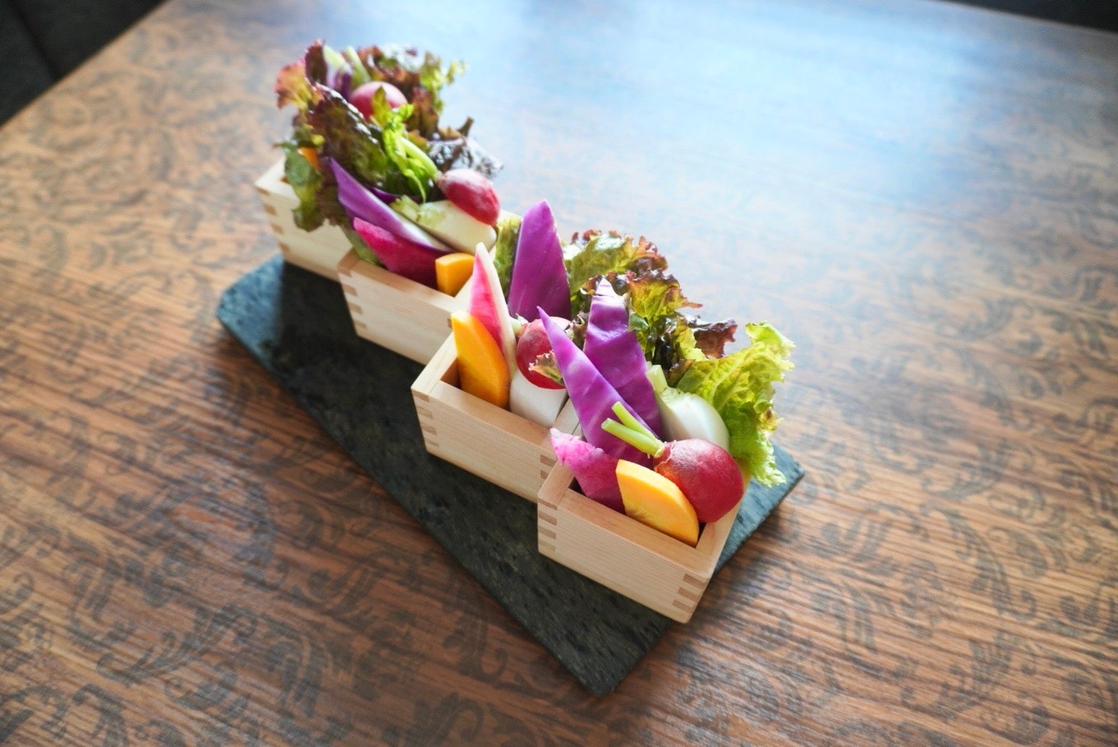 季節野菜とトマト味噌