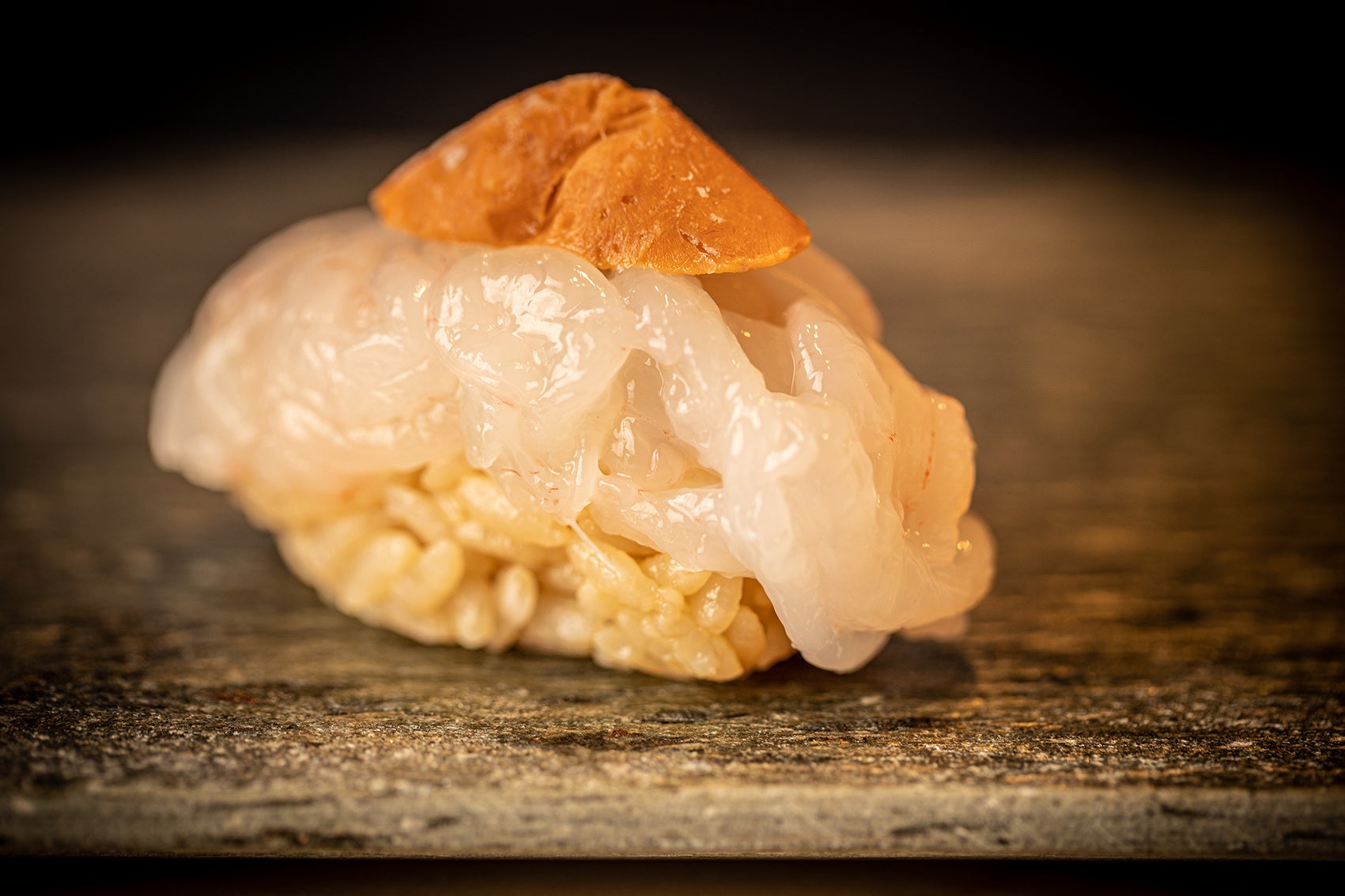 白エビを思う存分味わえる「白エビと白エビの味噌のせ」ユニークなビジュアル