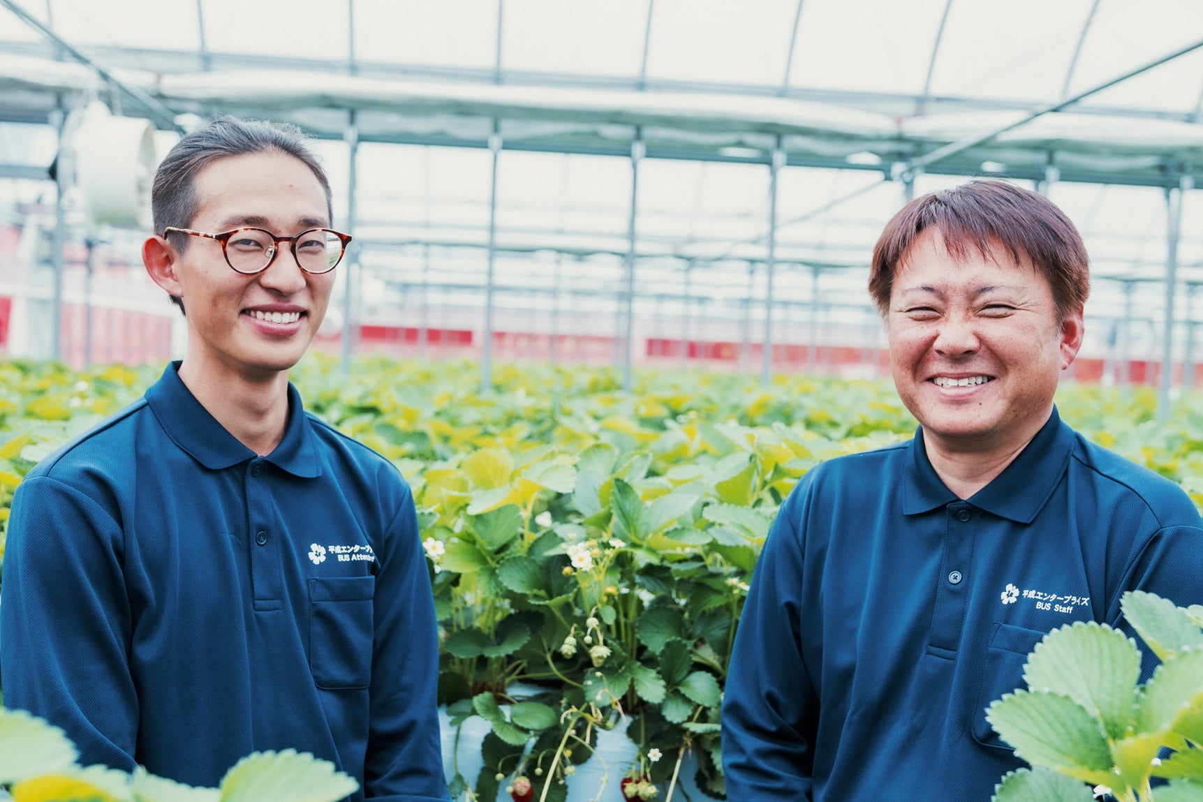 ベリーベリーベリー　社長　岡藤氏（右）農場長の本多氏（左）