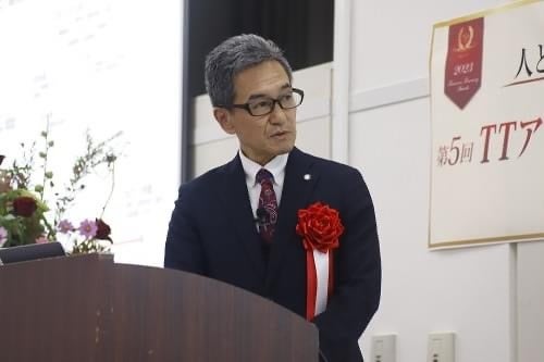 クレーンゲーム店「エブリデイ」や裸石屋「東洋ルース」を営む(株)東洋 日本創創造教育研究所 主催の TTアワード 経営発表大会 にて “理念経営大賞”を受賞 クレーンゲーム店「エブリデイ」や裸石屋「東洋ルース」を営む(株)東洋 日本創創造教育研究所 主催の TTアワード 経営発表大会 にて “理念経営大賞”を受賞