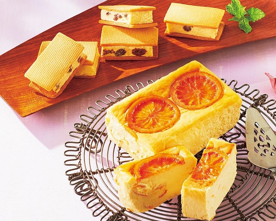〈Story of cheesecake.〉愛媛県産ブラッドオレンジの チーズケーキと愛媛県産小麦を使用したラムレーズンサンド 税込 5,832 円(本体価格 5,400 円)