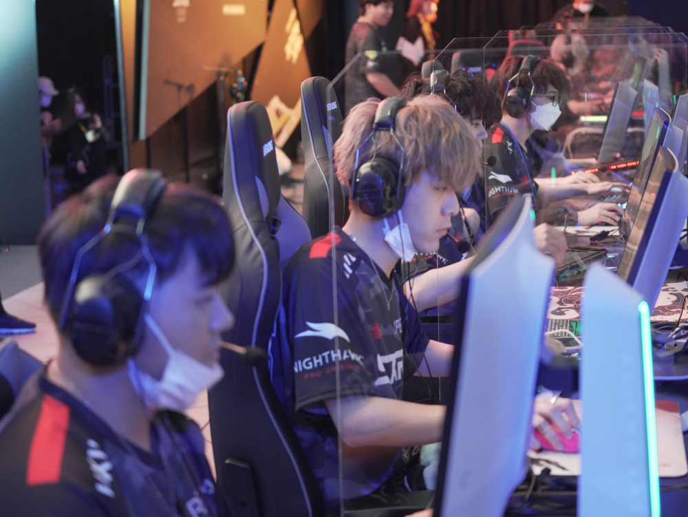 最新　スポーツ大事典 Amazon.co.jp: 最新スポーツ大事典 : 本