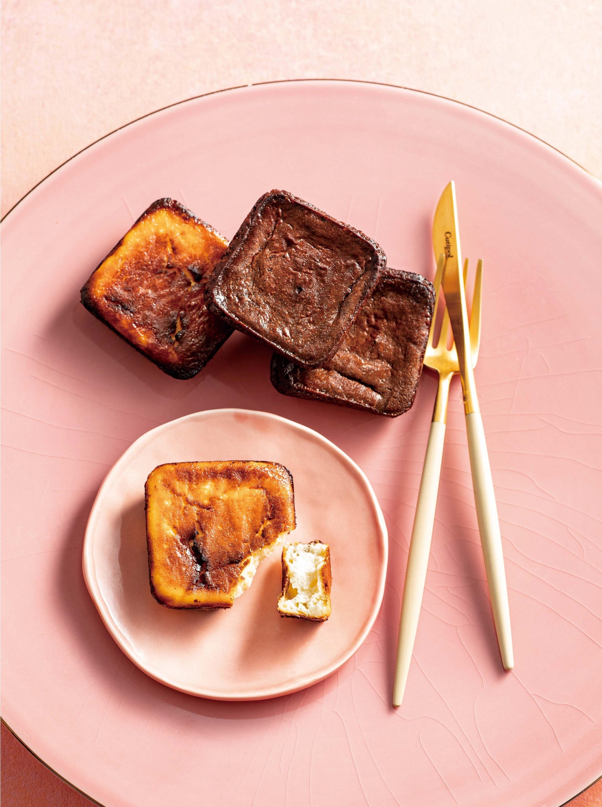 ショコラ&ベーシック バスクチーズケーキ MIX セット (ショコラ・ベーシック各 2 個) 税込 2,160 円