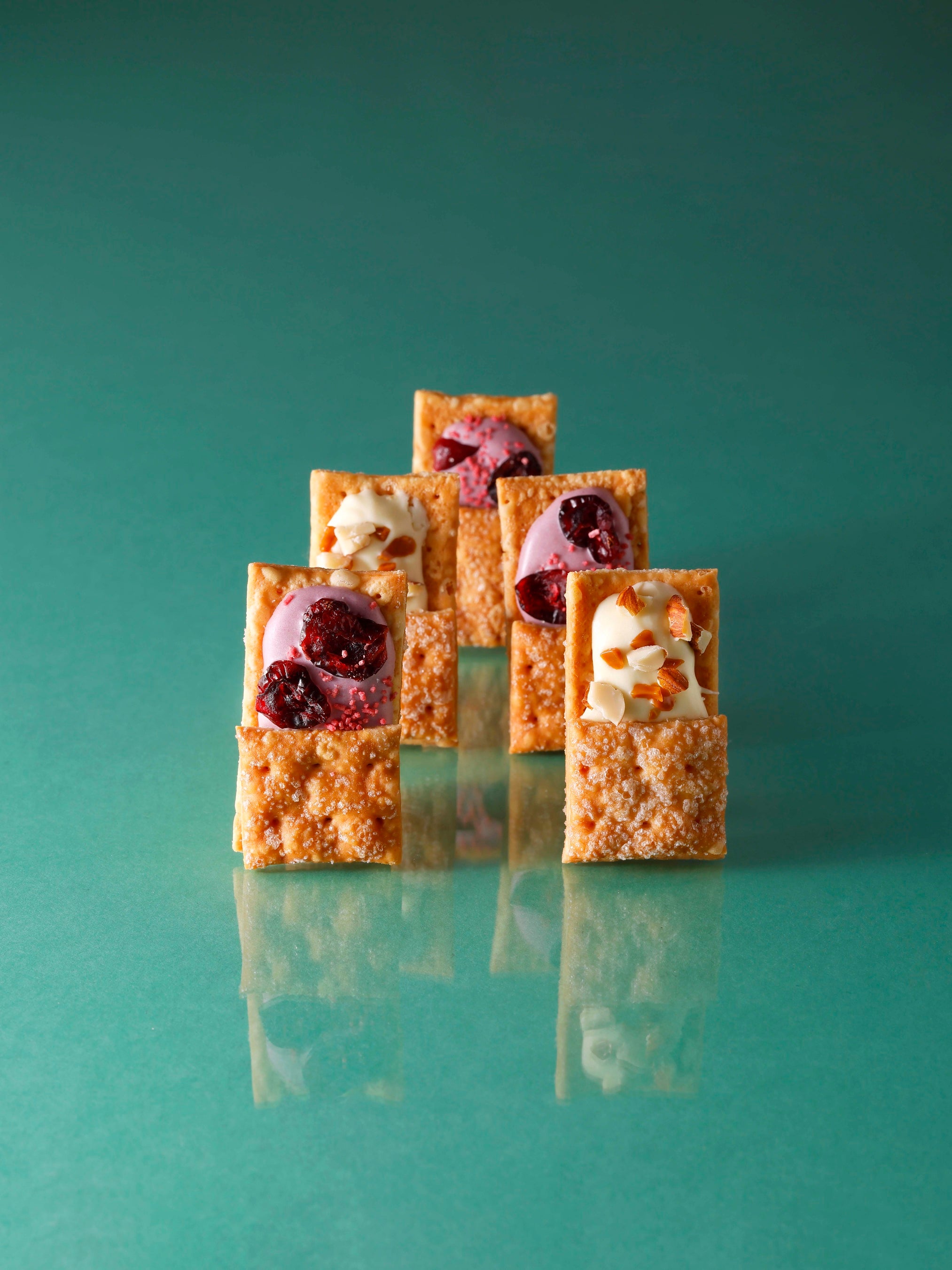 〈ティサージュ〉北国のバトンリッチ　1,296円　（5個入　ハスカップ×3、キャラメル×２）