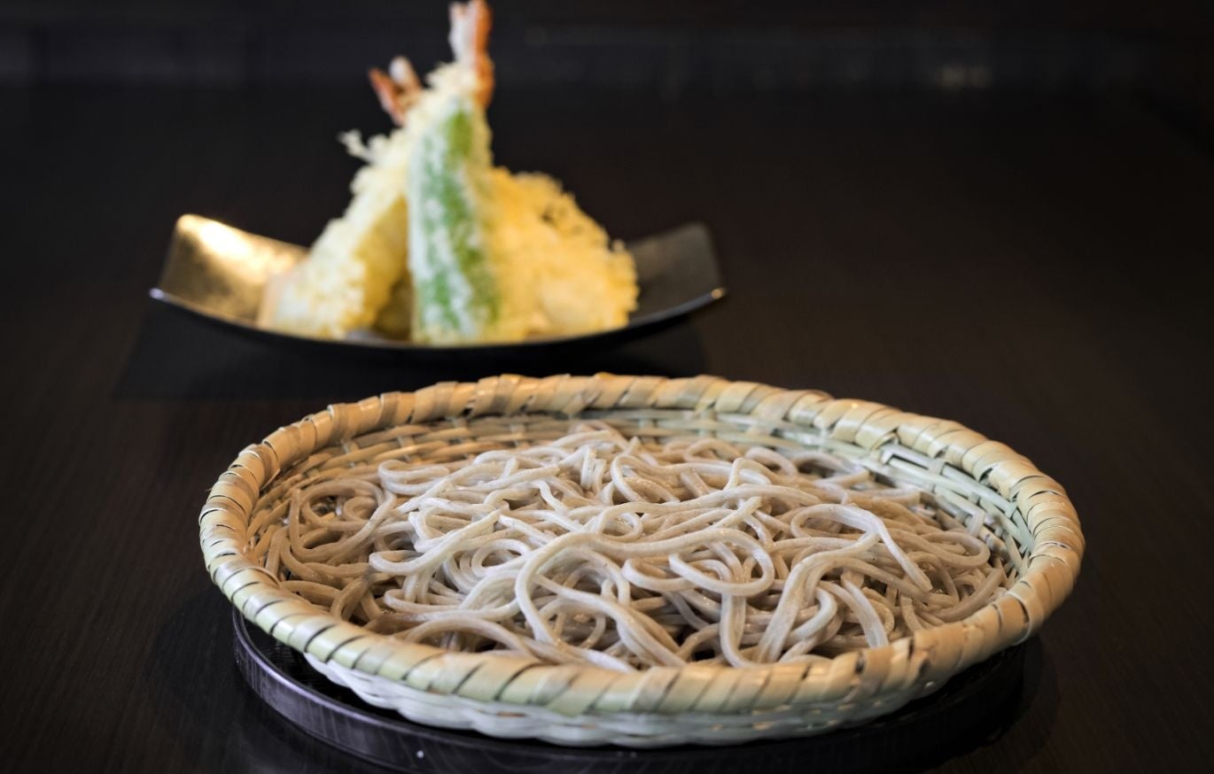 天ざる(二八そば・天ぷら、そばつゆ・薬味・そば茶塩付き)税込1,720円