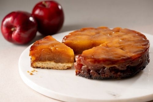 ▲タルトタタン　税込680円（カット）／税込3,780円（ホール）