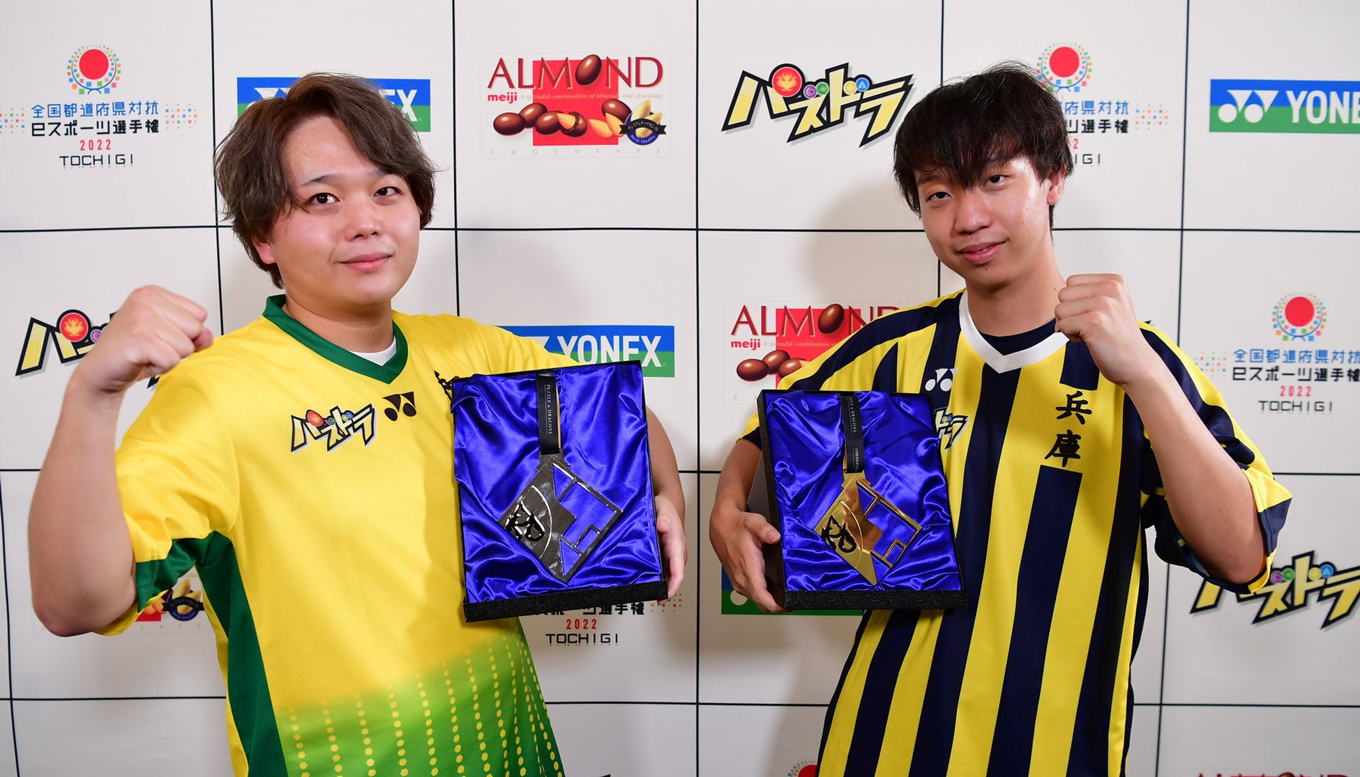 和歌山県代表 okuchan選手(左)、兵庫県代表 Ru-ya選手