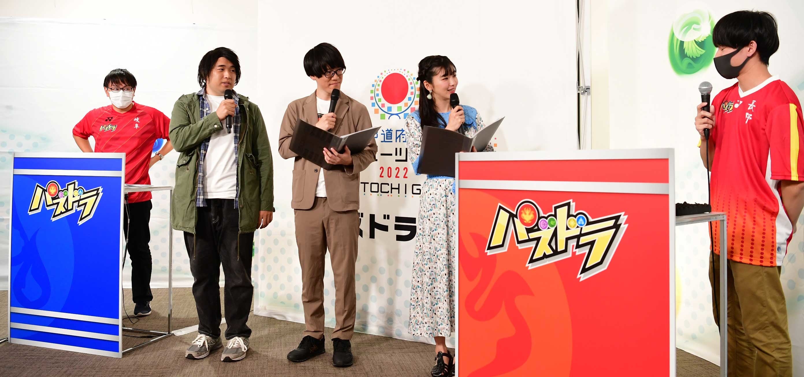 選手と一緒に熱戦を盛り上げたMCのガーリィレコードさんとアシスタントMCの松嶋初音さん