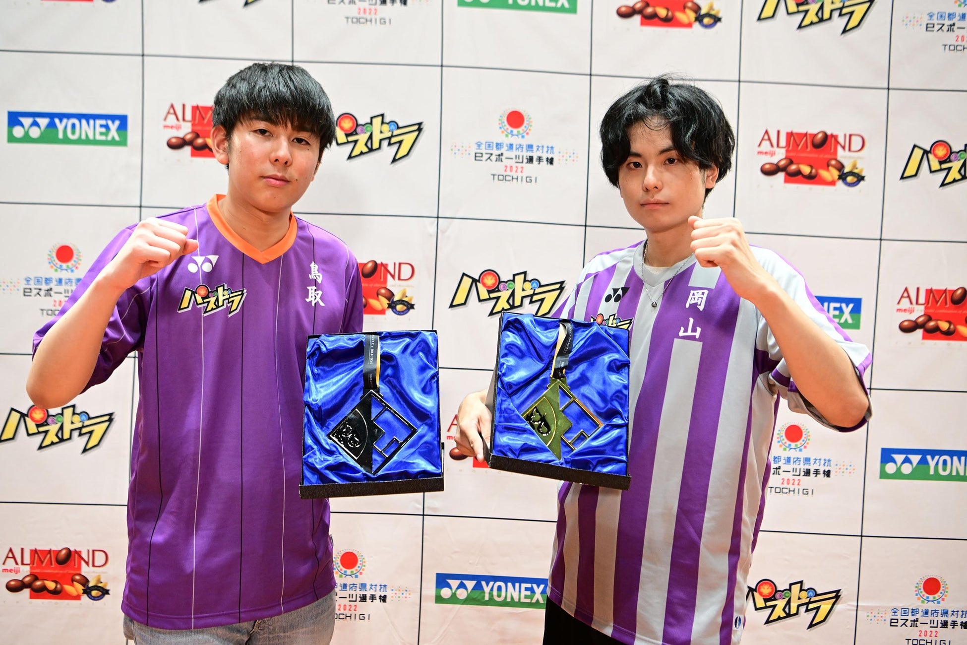 鳥取県代表 なたぱ選手（左）、岡山県代表 へーじ選手