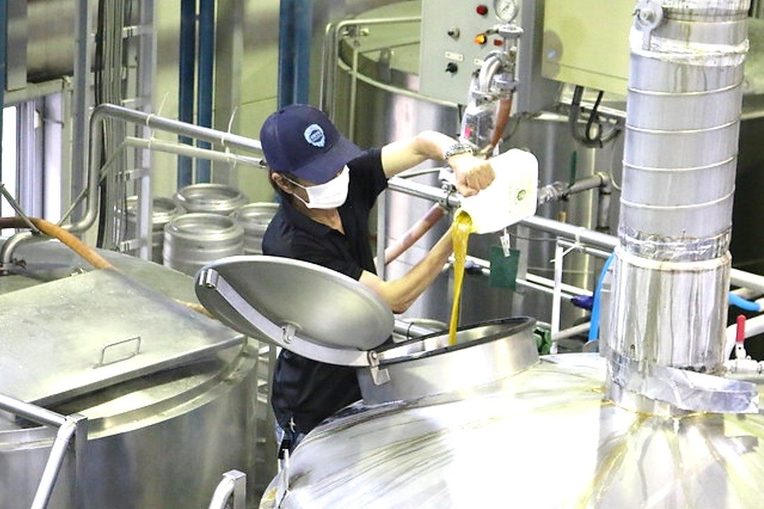 インコグニート投入。インコグニートを使ったビールはまだ日本に数個しかありません。