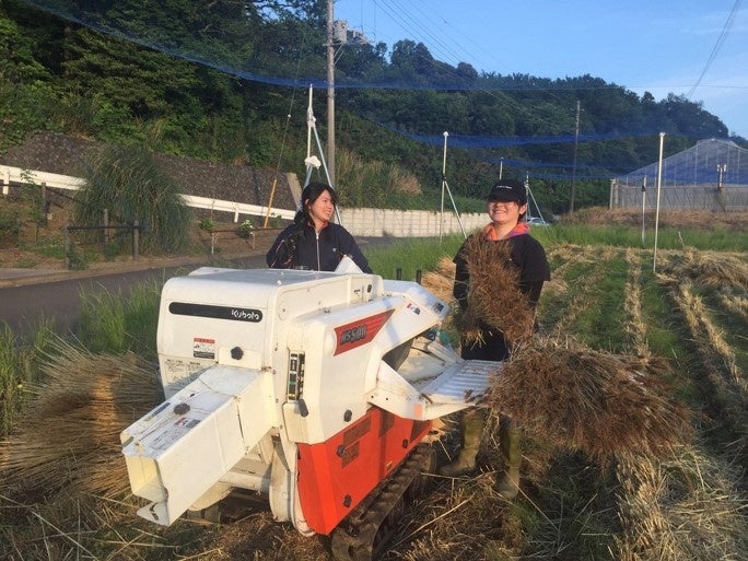 畑で本格的な農作業を体験します