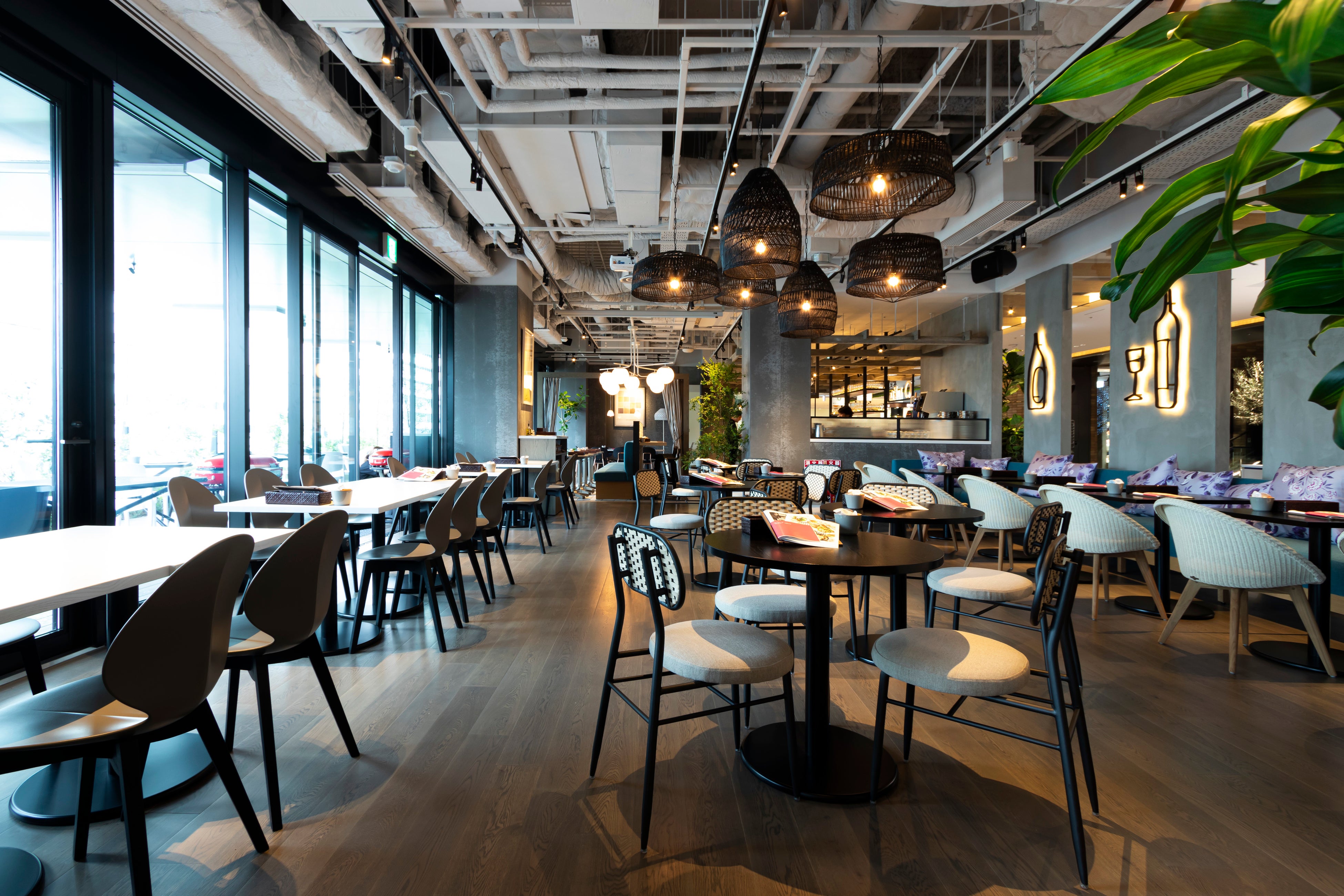 TUFFE TERRACE EAT内観