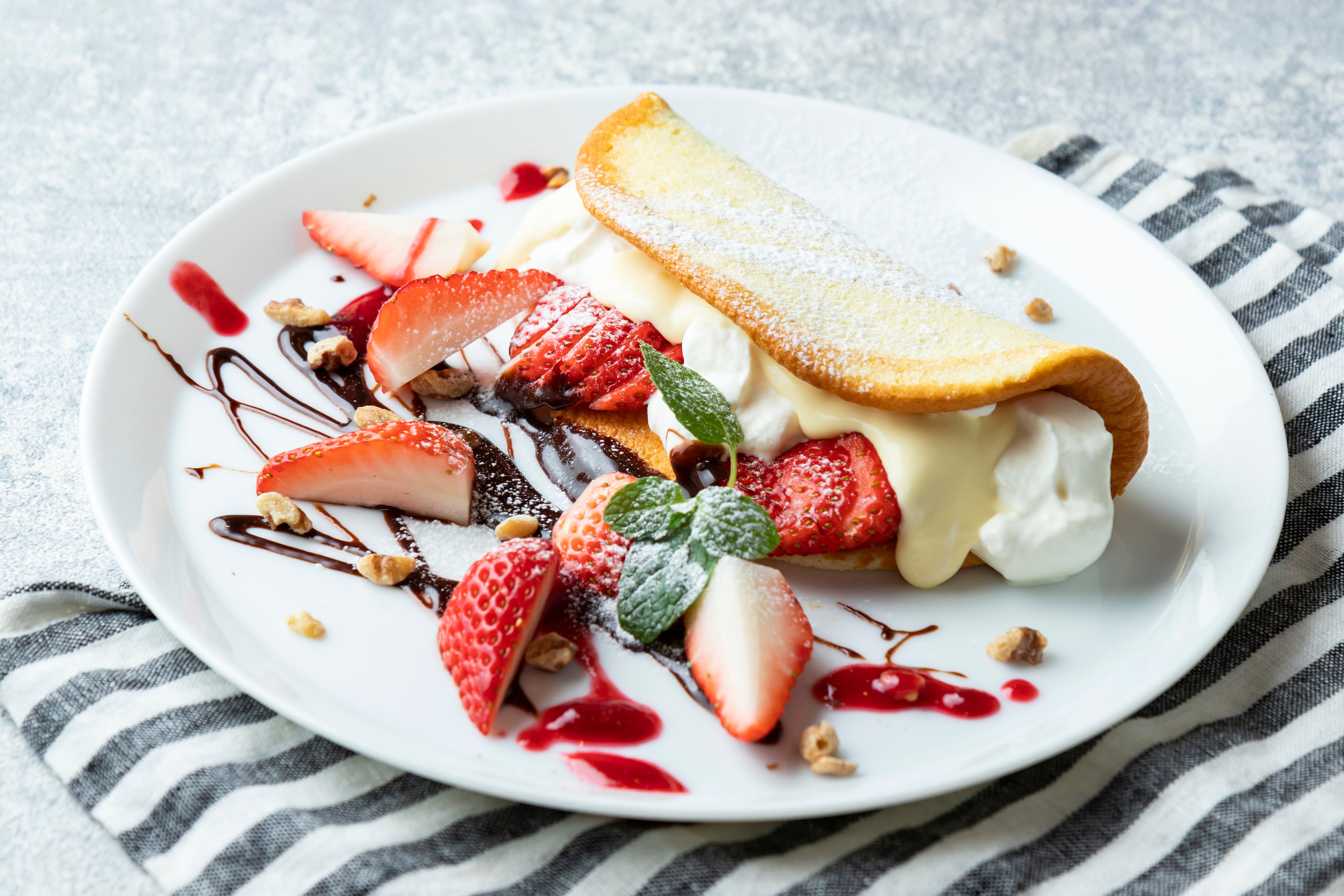 ラ プリマヴェーラ~いちごとカスタードクリームのオムレット~ 980円