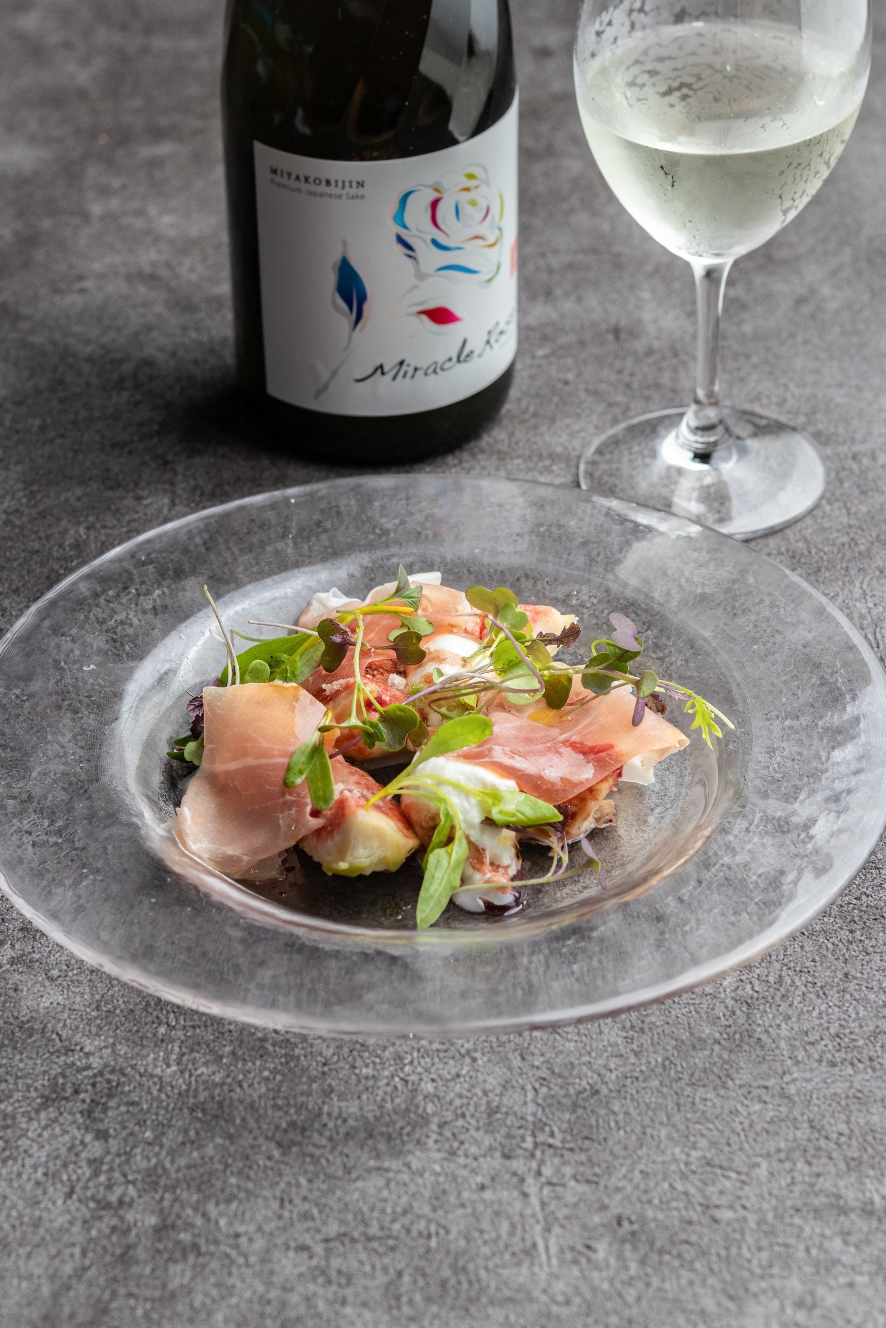 「イチジクと水牛モッツァレラ 生ハムのサラダ」 1,300円