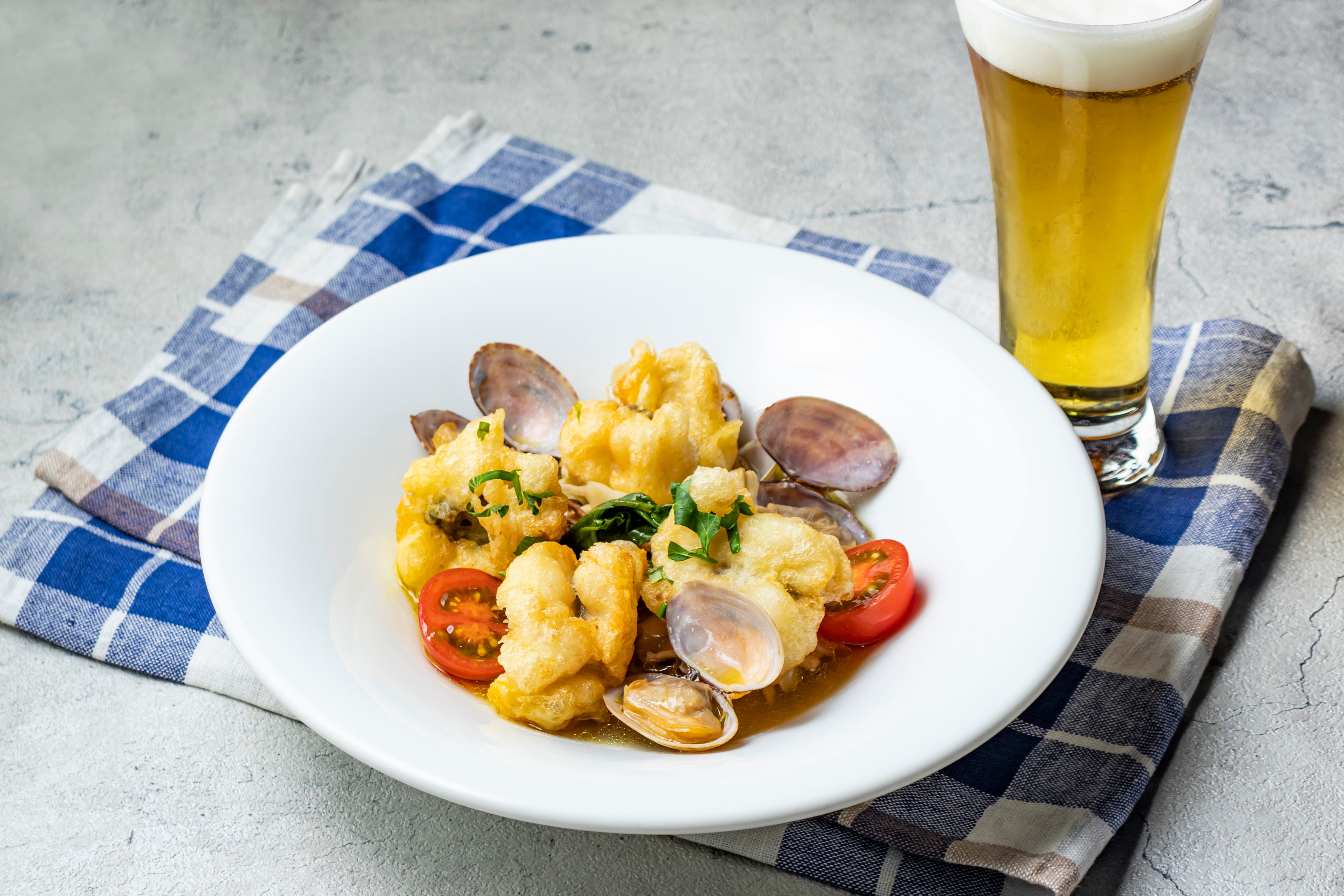 淡路島産鱧のビアフリッター アクアパッツァ 1,430円