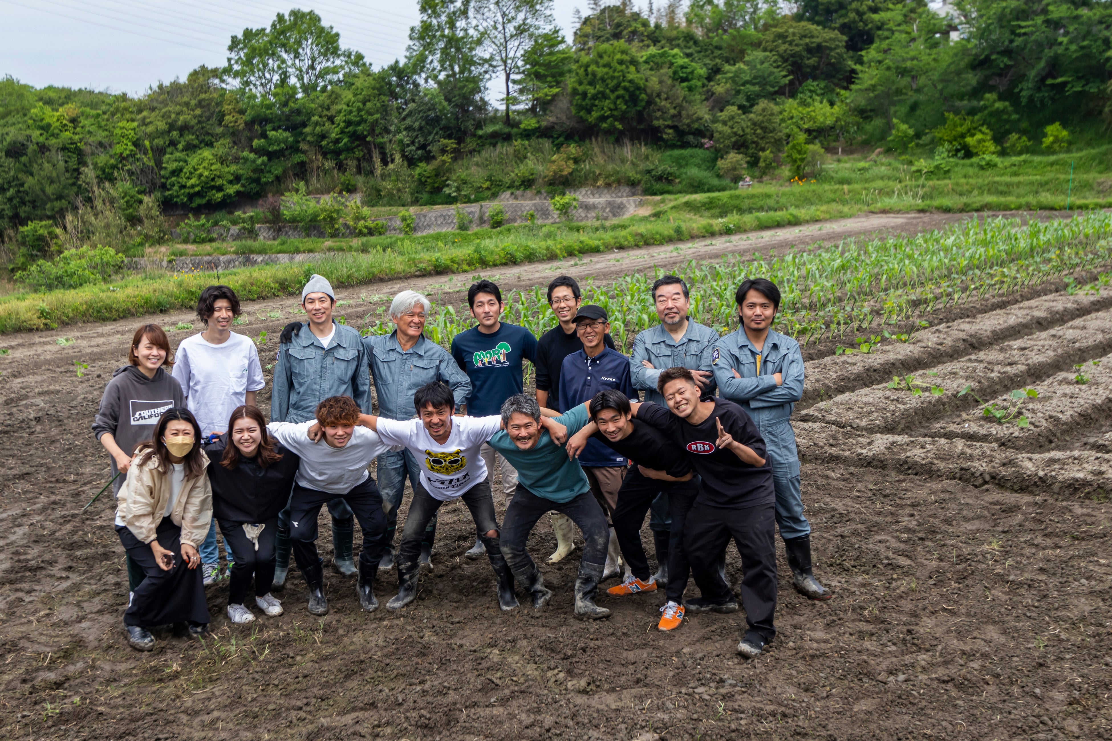 淡路島の自社農園にて
