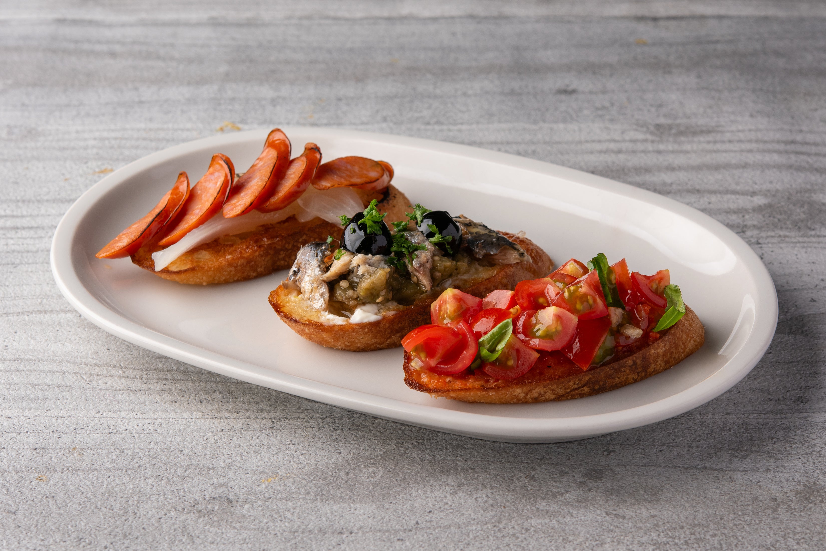 3種のブルスケッタ 850円